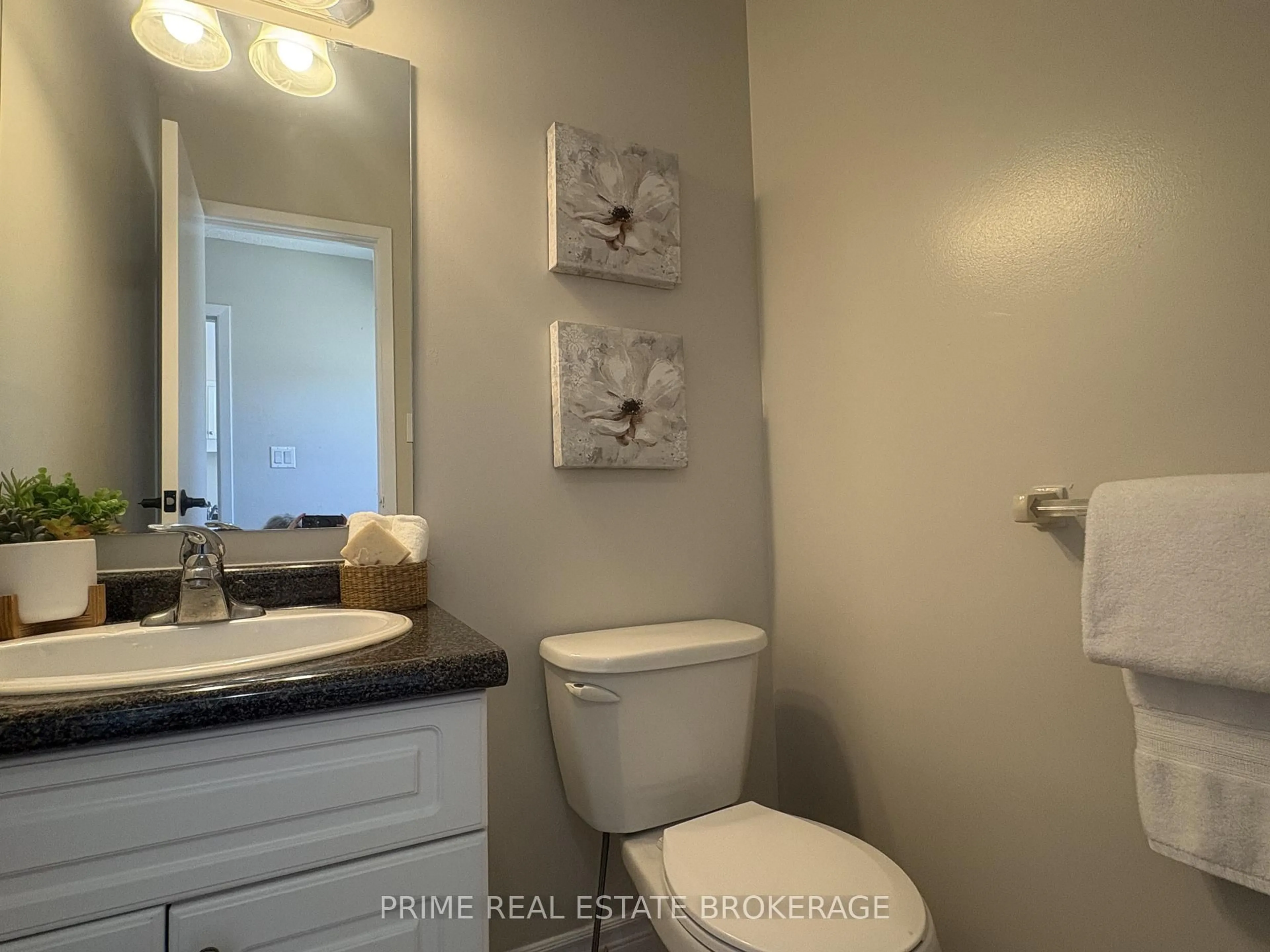Standard bathroom, ceramic/tile floor for 35 Waterman Ave #58, London South Ontario N6C 5T8