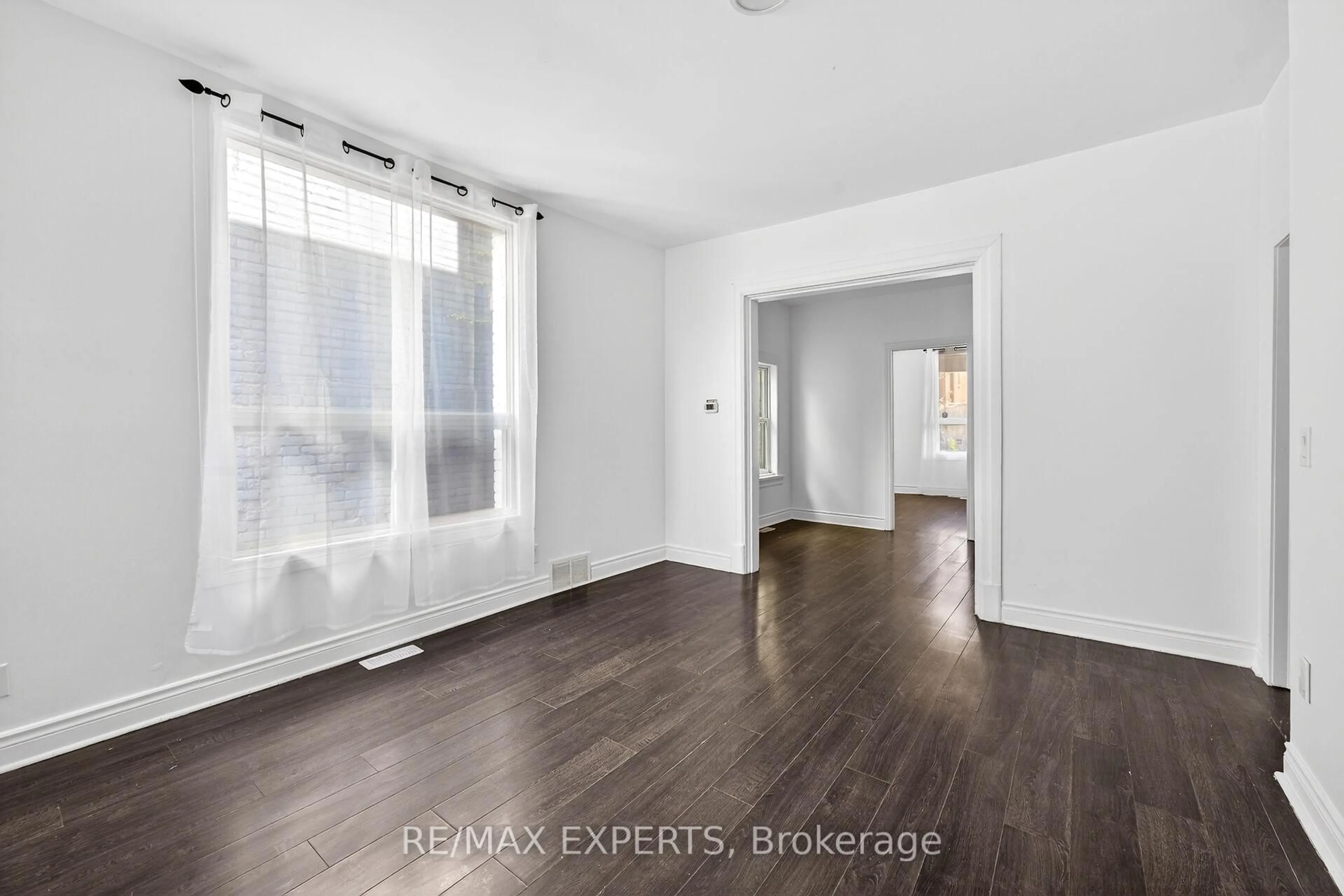 A pic of a room for 99 Leeming St, Hamilton Ontario L8L 5T5