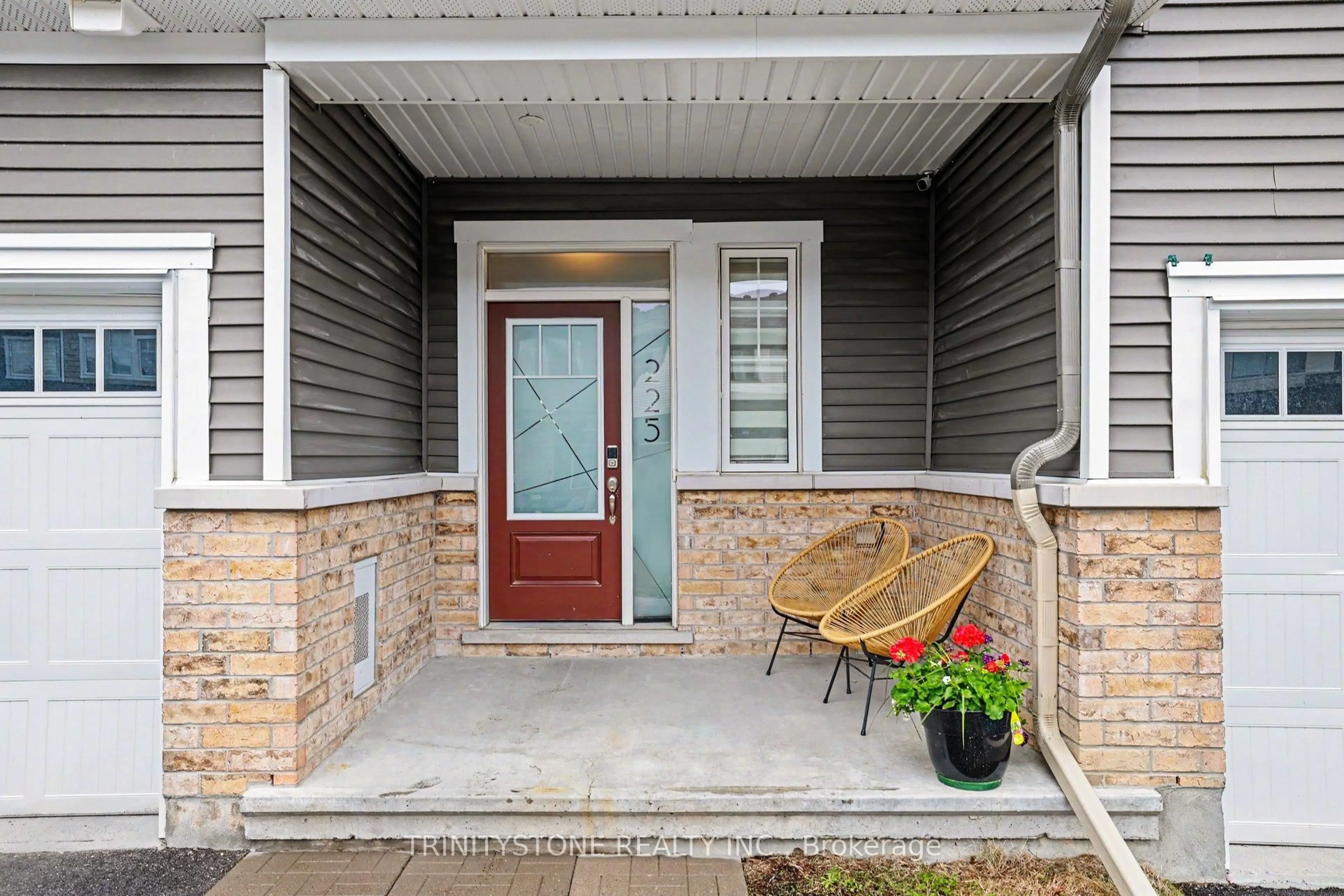 Unknown for 225 Billrian Cres, Ottawa Ontario K2S 3A5