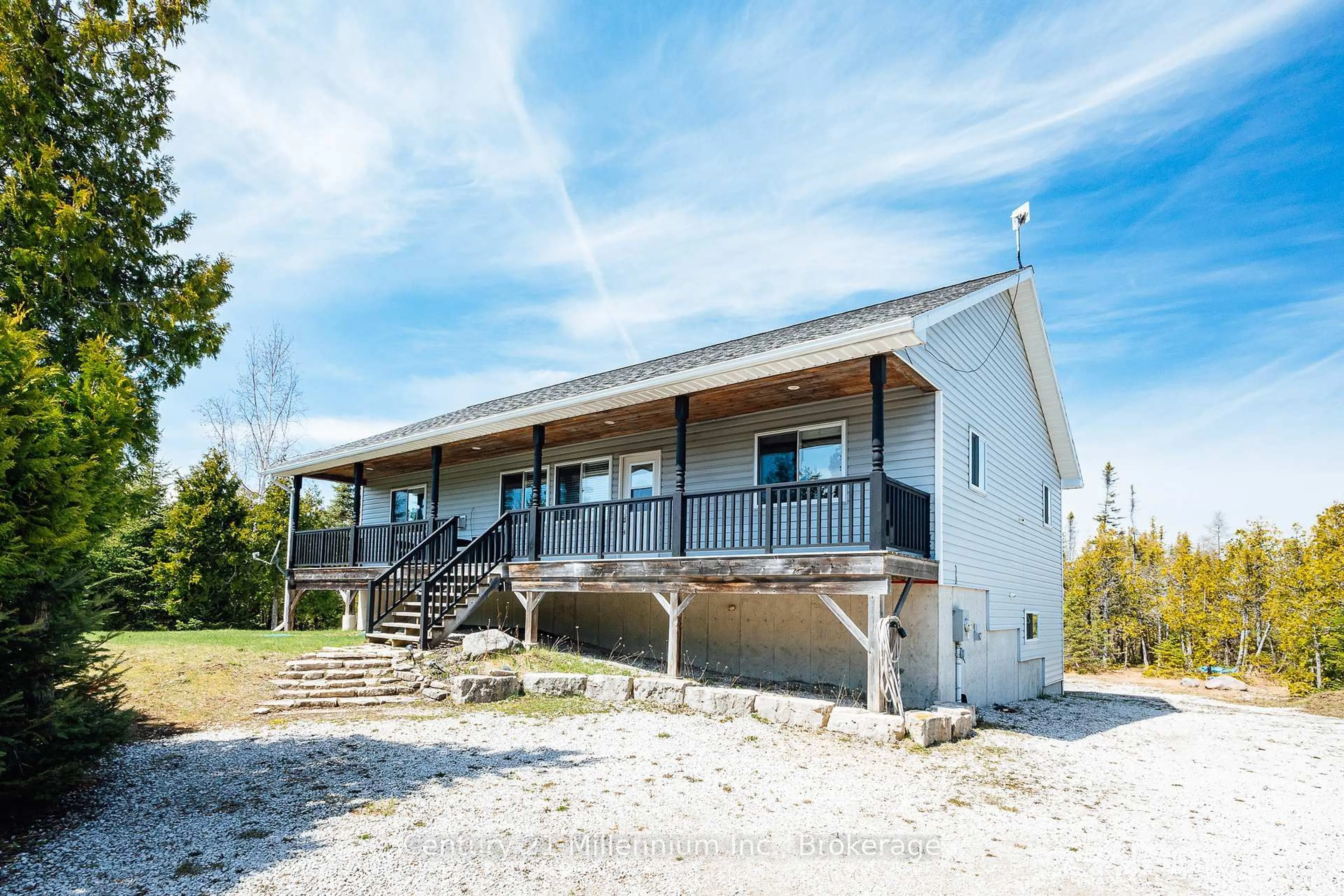 Home with vinyl exterior material, building for 62 McIvor Dr, Northern Bruce Peninsula Ontario N0H 1Z0