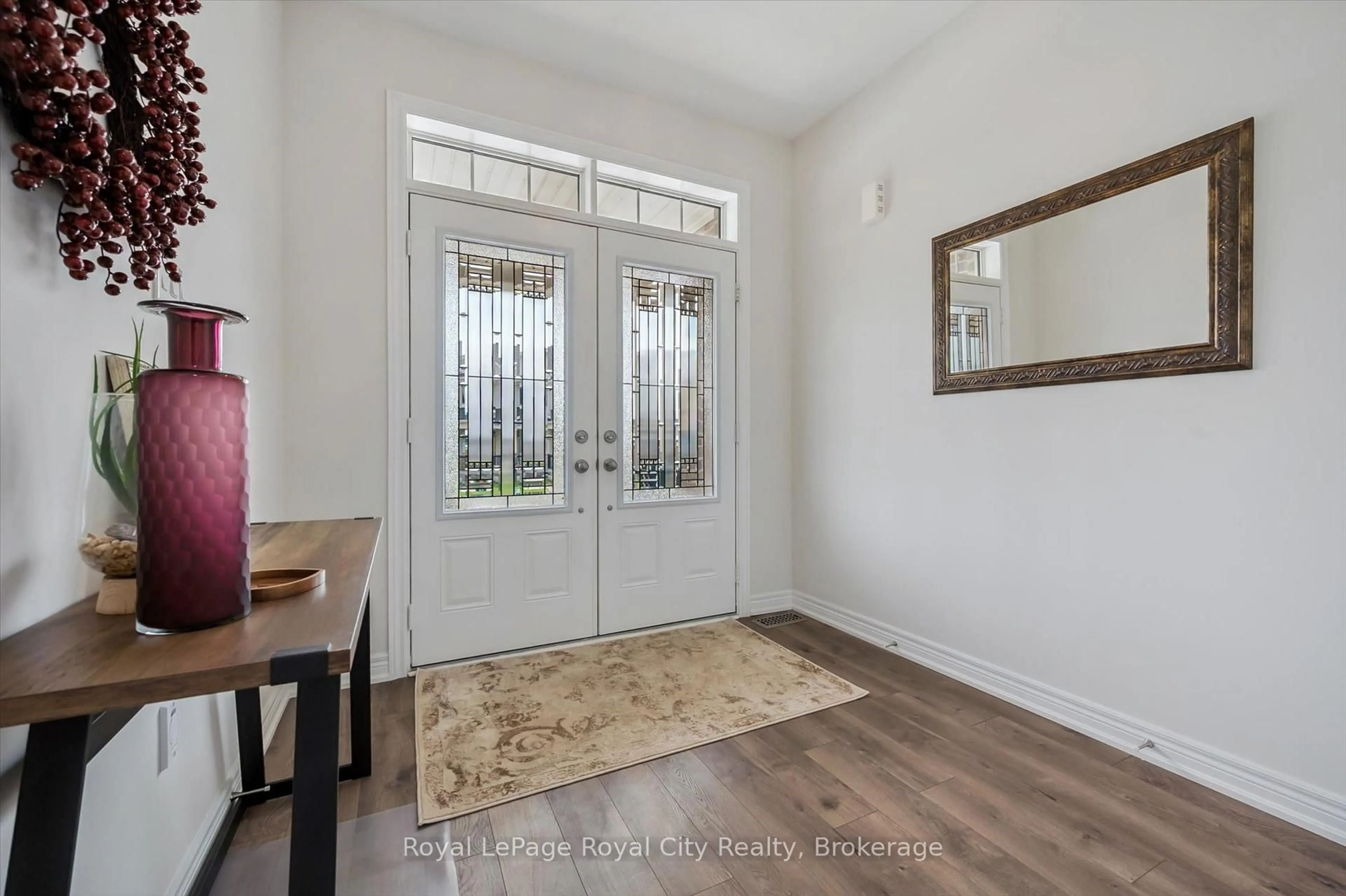 Indoor entryway for 108 Harpin Way, Centre Wellington Ontario N1M 0G9