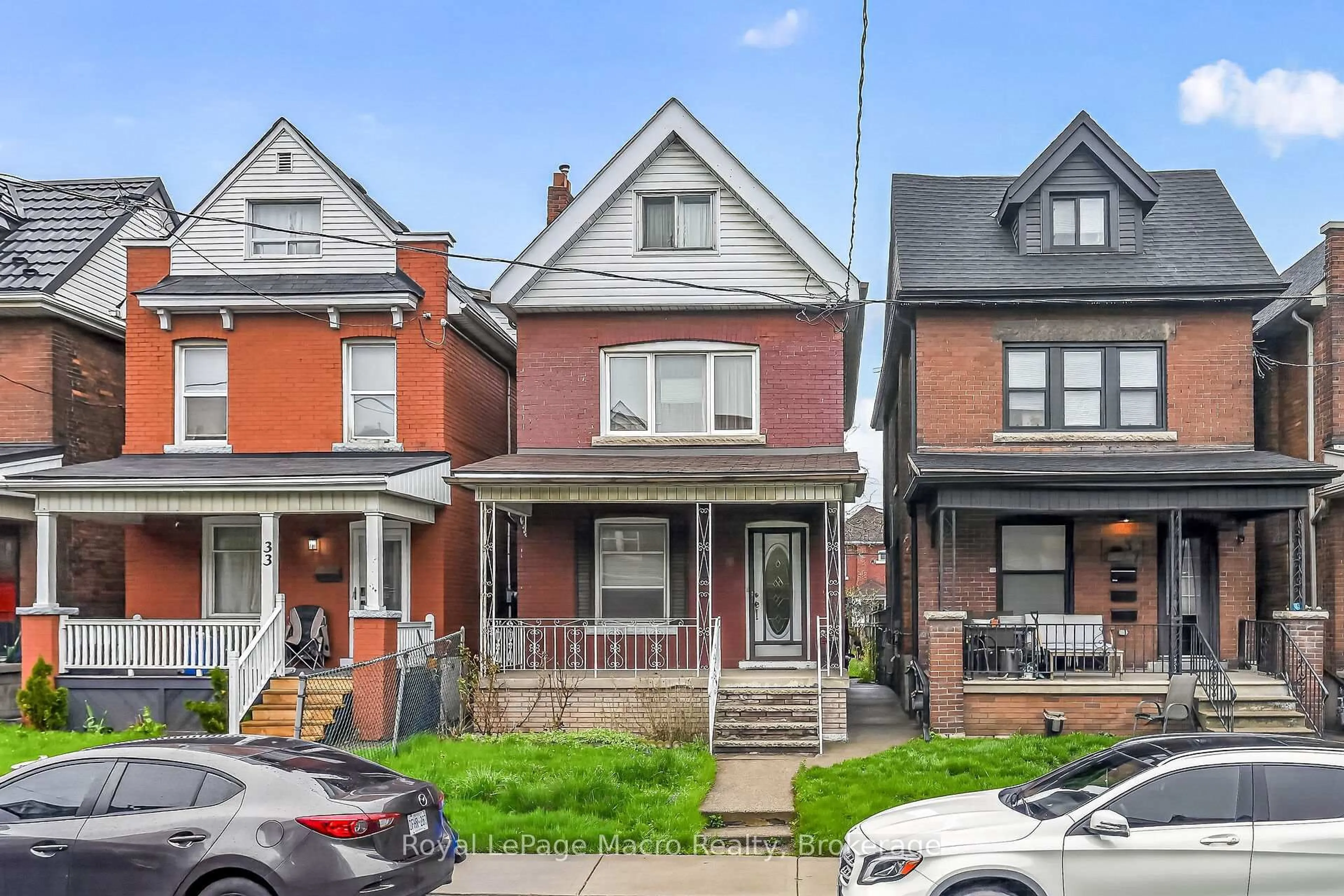 Home with brick exterior material, street for 35 Garfield Ave, Hamilton Ontario L8M 2R5