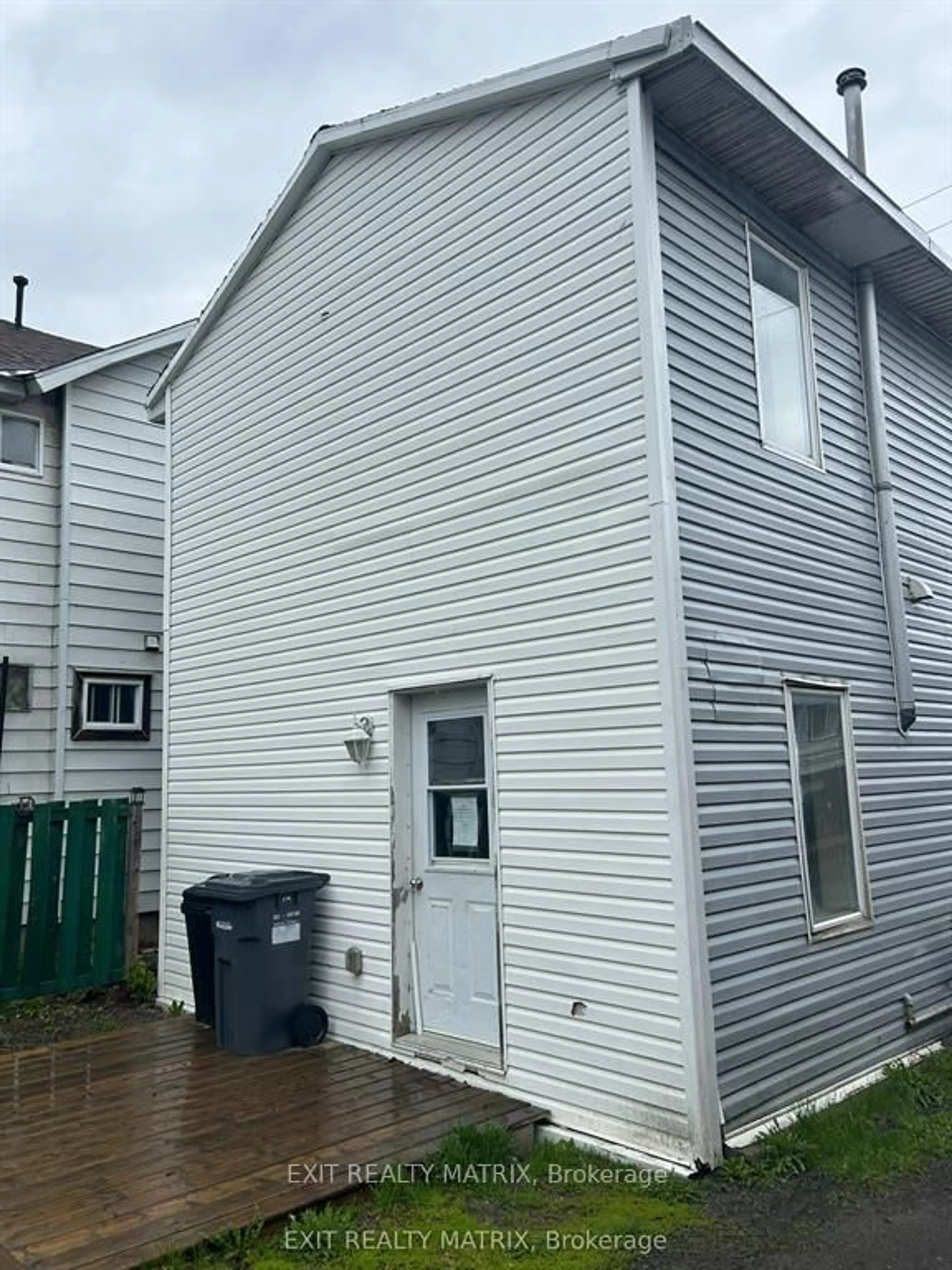 Home with vinyl exterior material, street for 972 Main St, Hawkesbury Ontario K6A 1B7