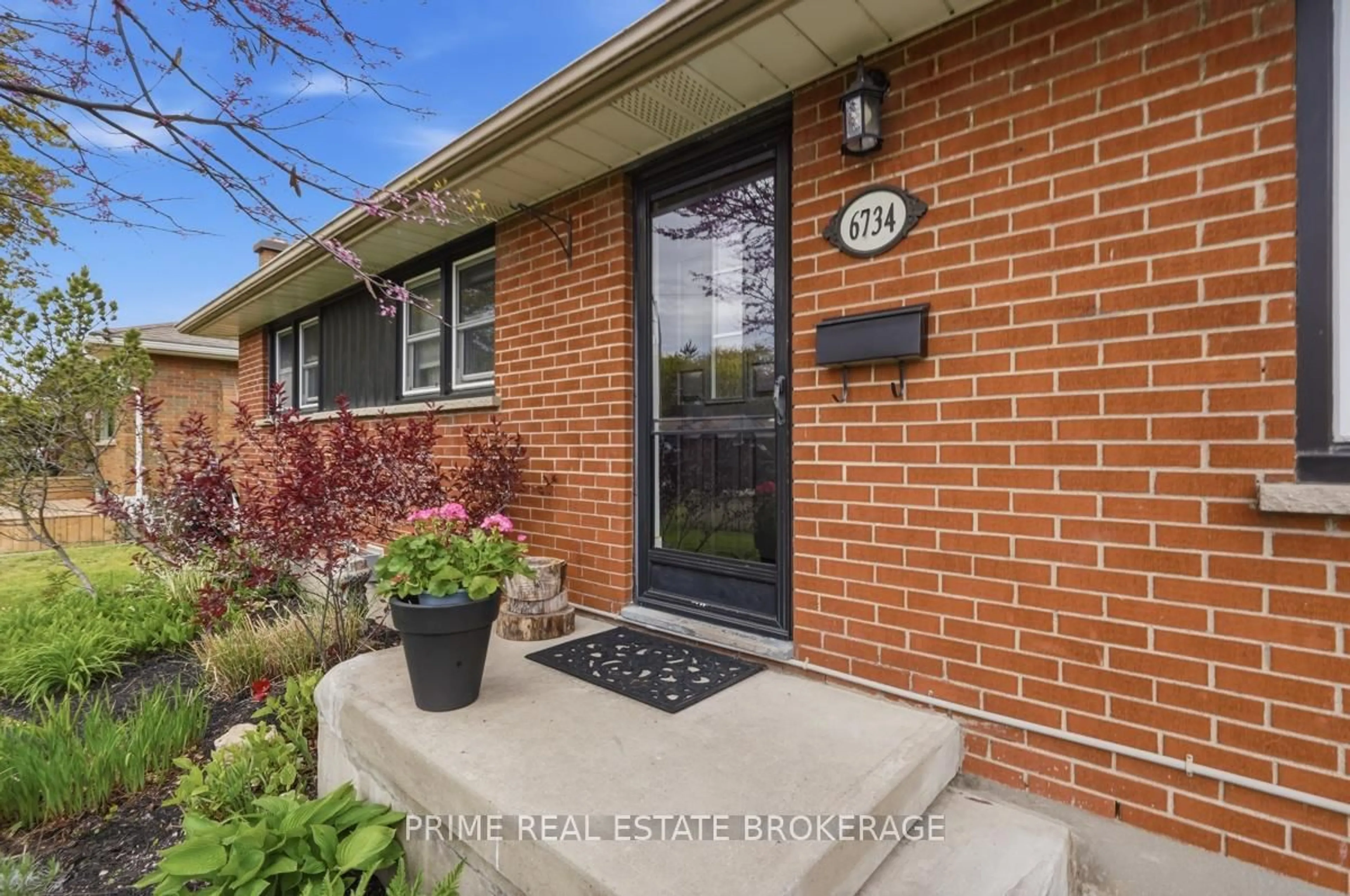 Home with brick exterior material, street for 6734 Beattie St, London South Ontario N6P 1A7