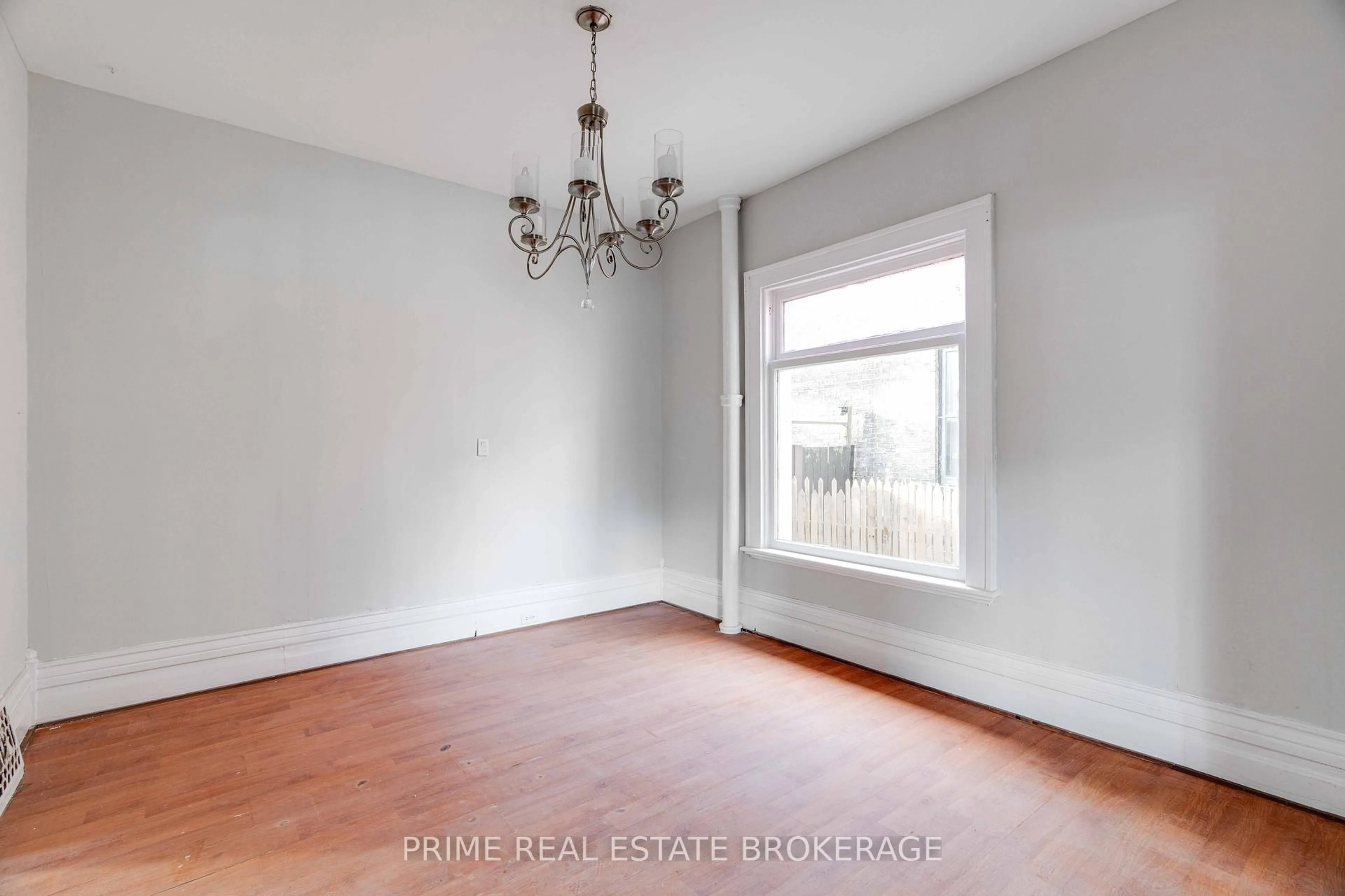 A pic of a room for 7 Marmora St, London East Ontario N5Z 1Z4