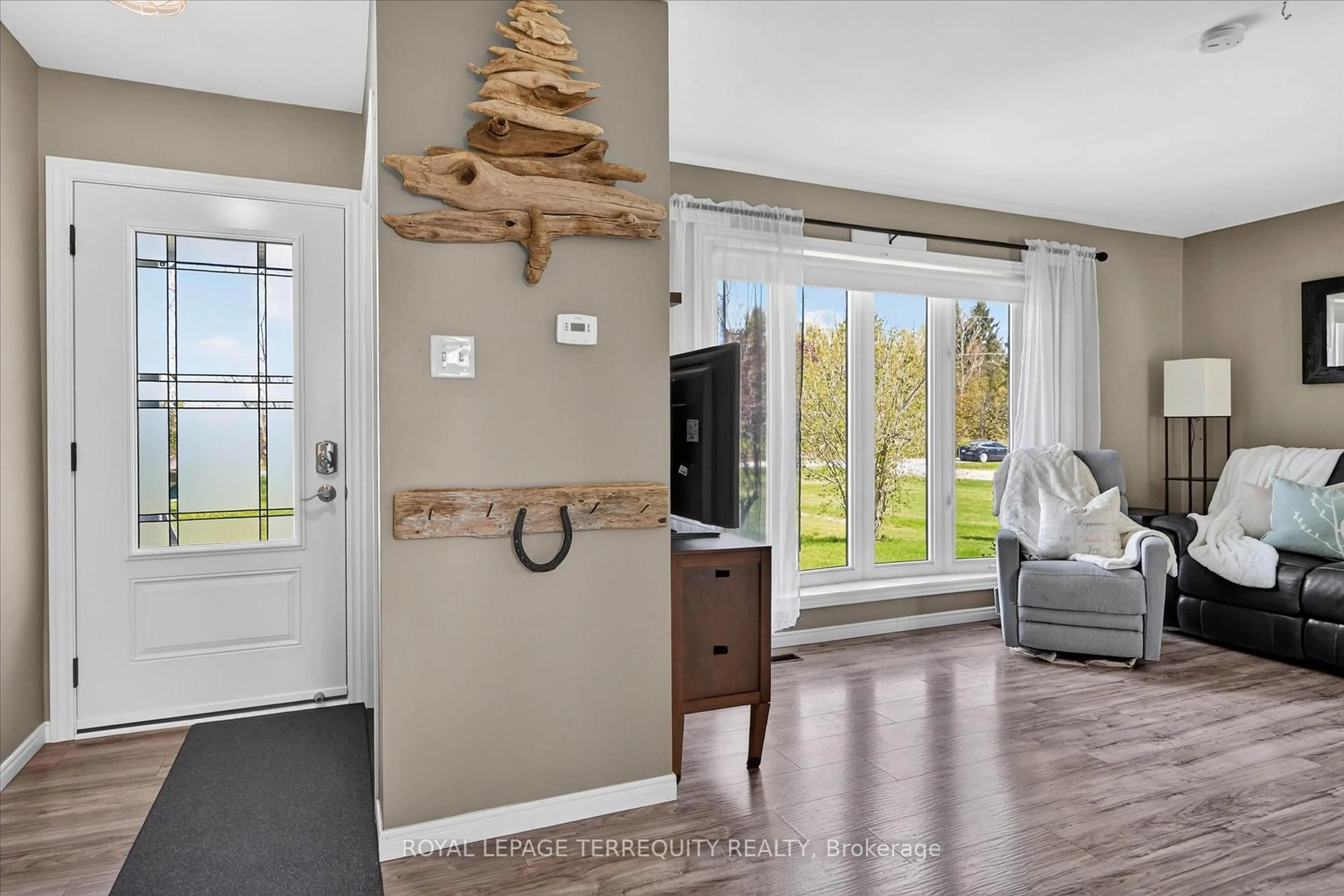 Indoor entryway for 23 Whitfield Rd, Otonabee-South Monaghan Ontario K0L 1V0