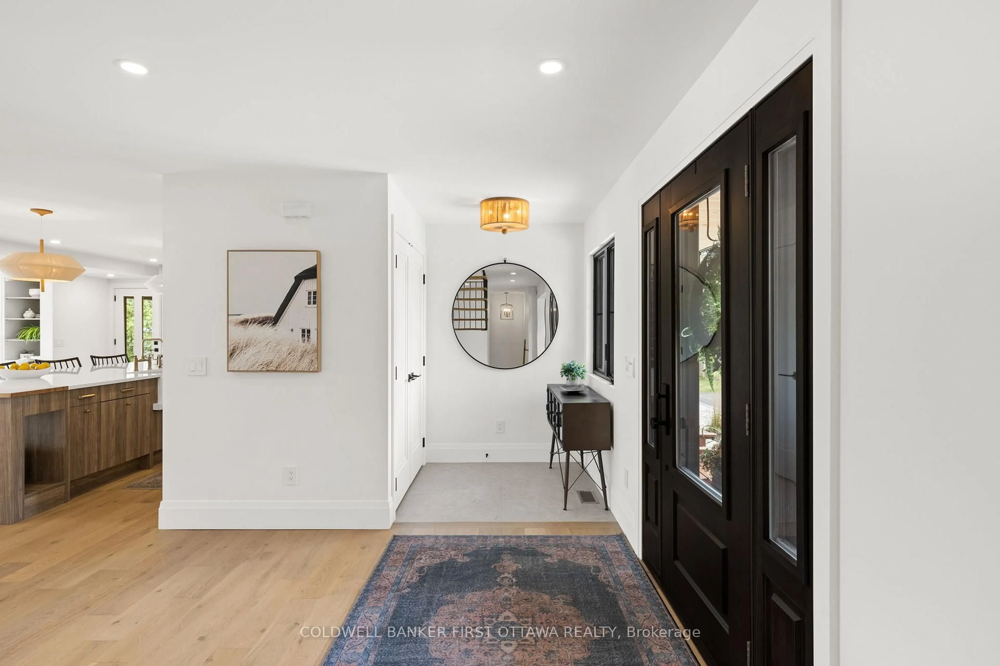Indoor entryway for 6619 Marina Dr, Manotick Ontario K4M 1B3