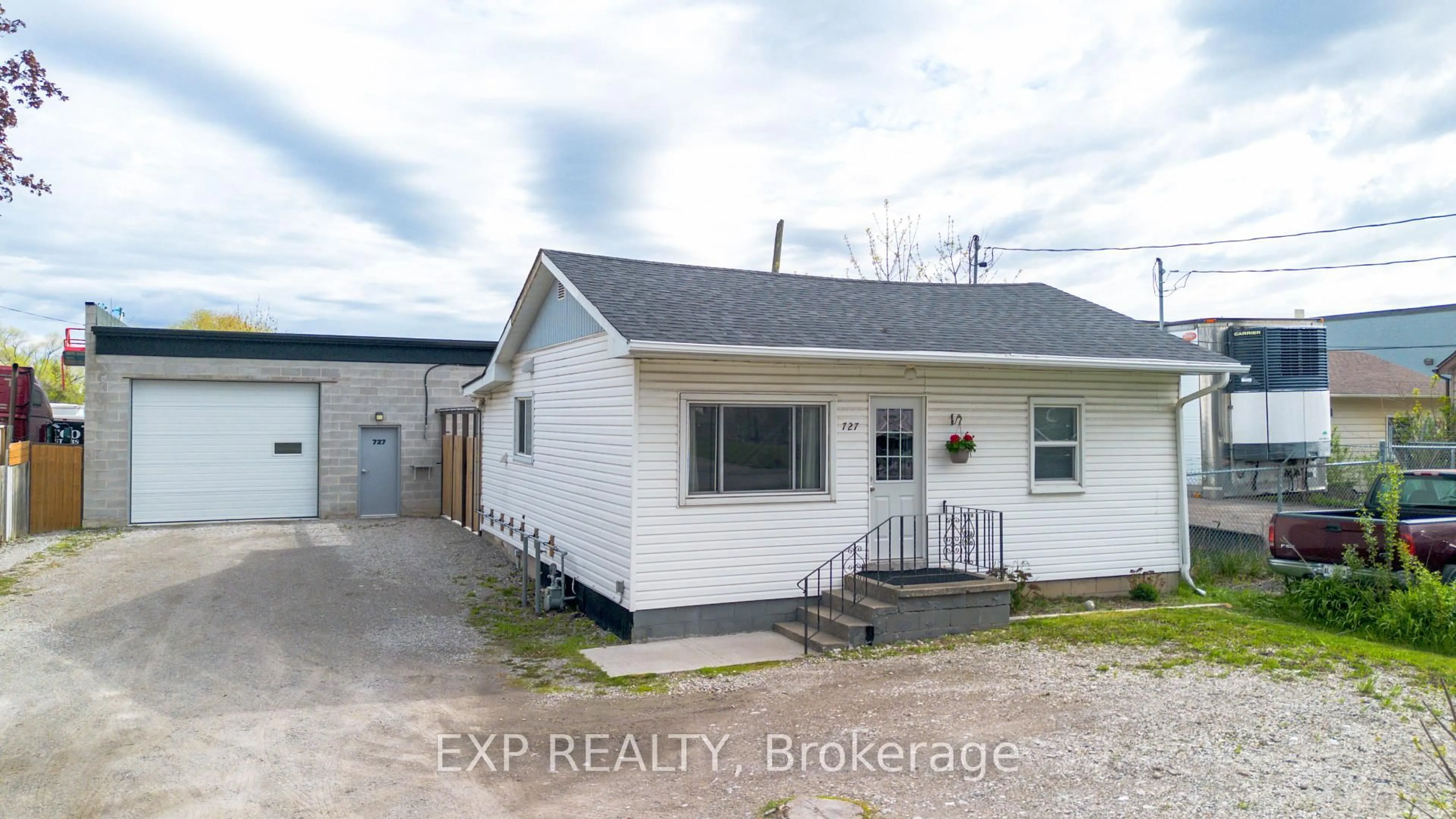 Unknown for 727 Barton St, Hamilton Ontario L8E 5L7