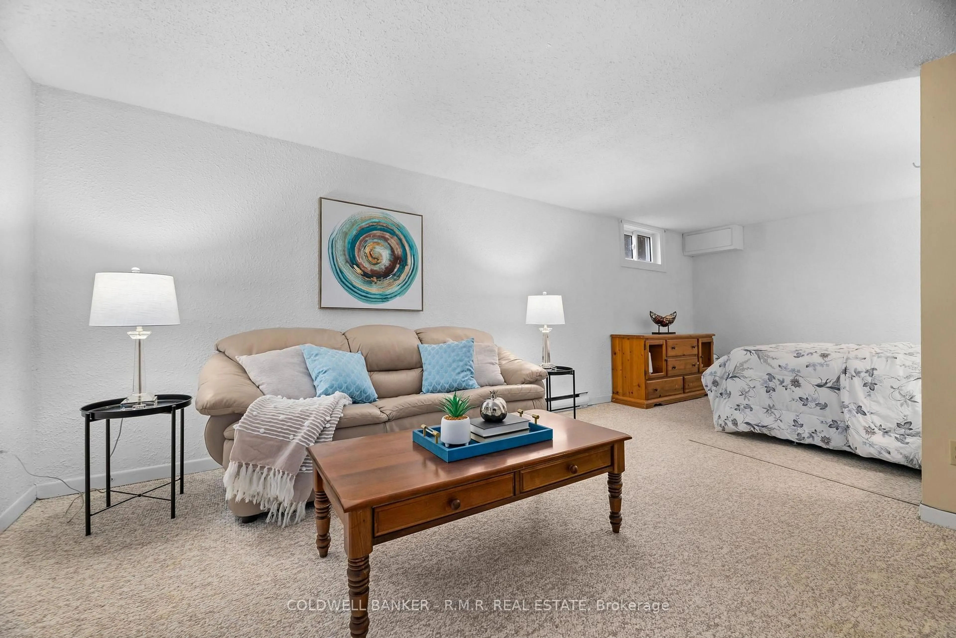Living room with furniture, carpet floor for 373 D'arcy St #5, Cobourg Ontario K9A 4A6