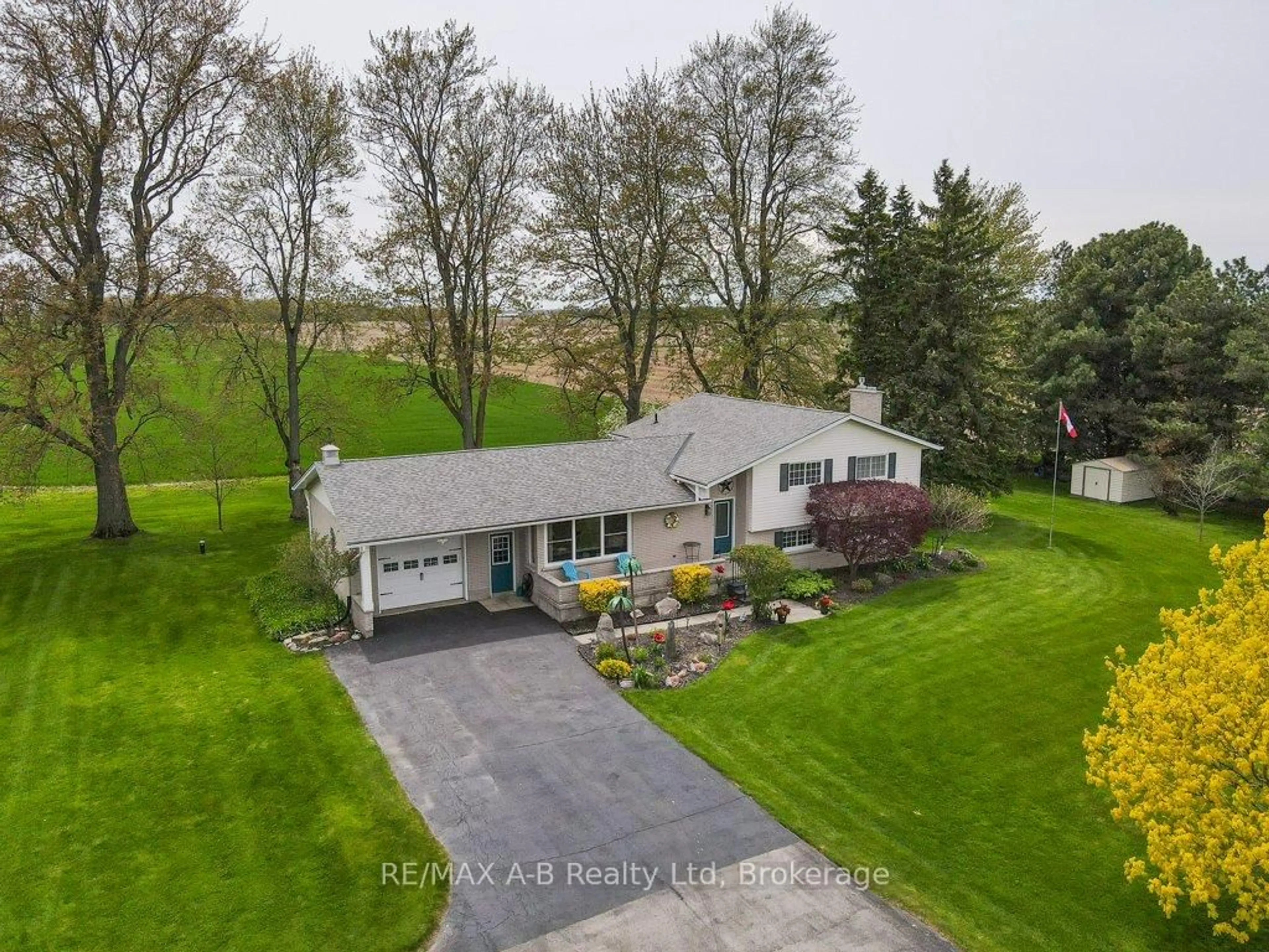 A pic from outside/outdoor area/front of a property/back of a property/a pic from drone, unknown for 4555 Perth Line 20 Rd, Perth South Ontario N0K 1V0
