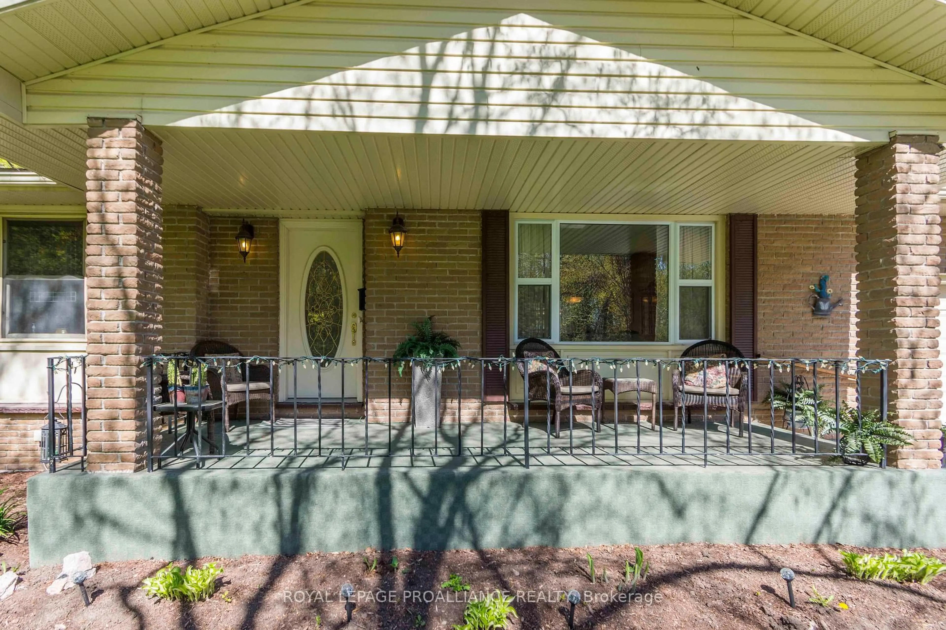 Patio, unknown for 5 Parkside Dr, Quinte West Ontario K8V 5L6