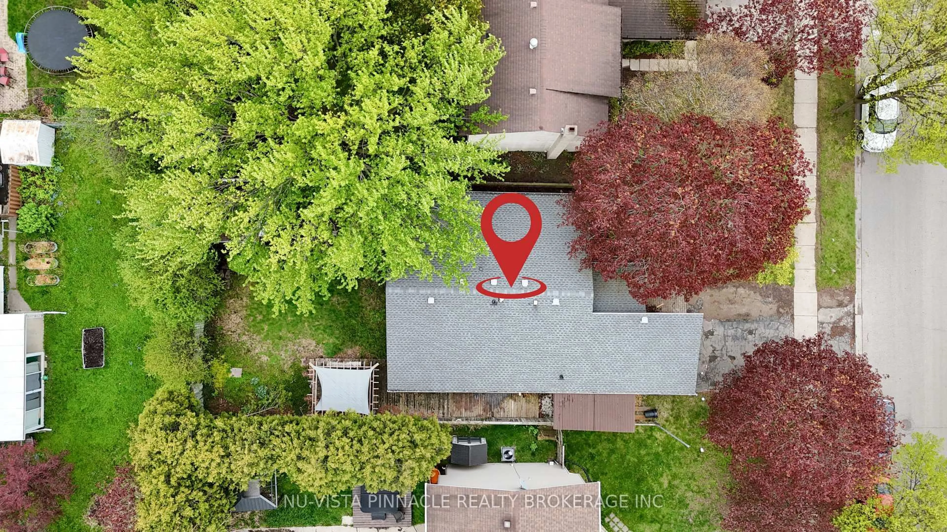 A pic from outside/outdoor area/front of a property/back of a property/a pic from drone, street for 46 MONMORE Rd, London North Ontario N6G 2W6