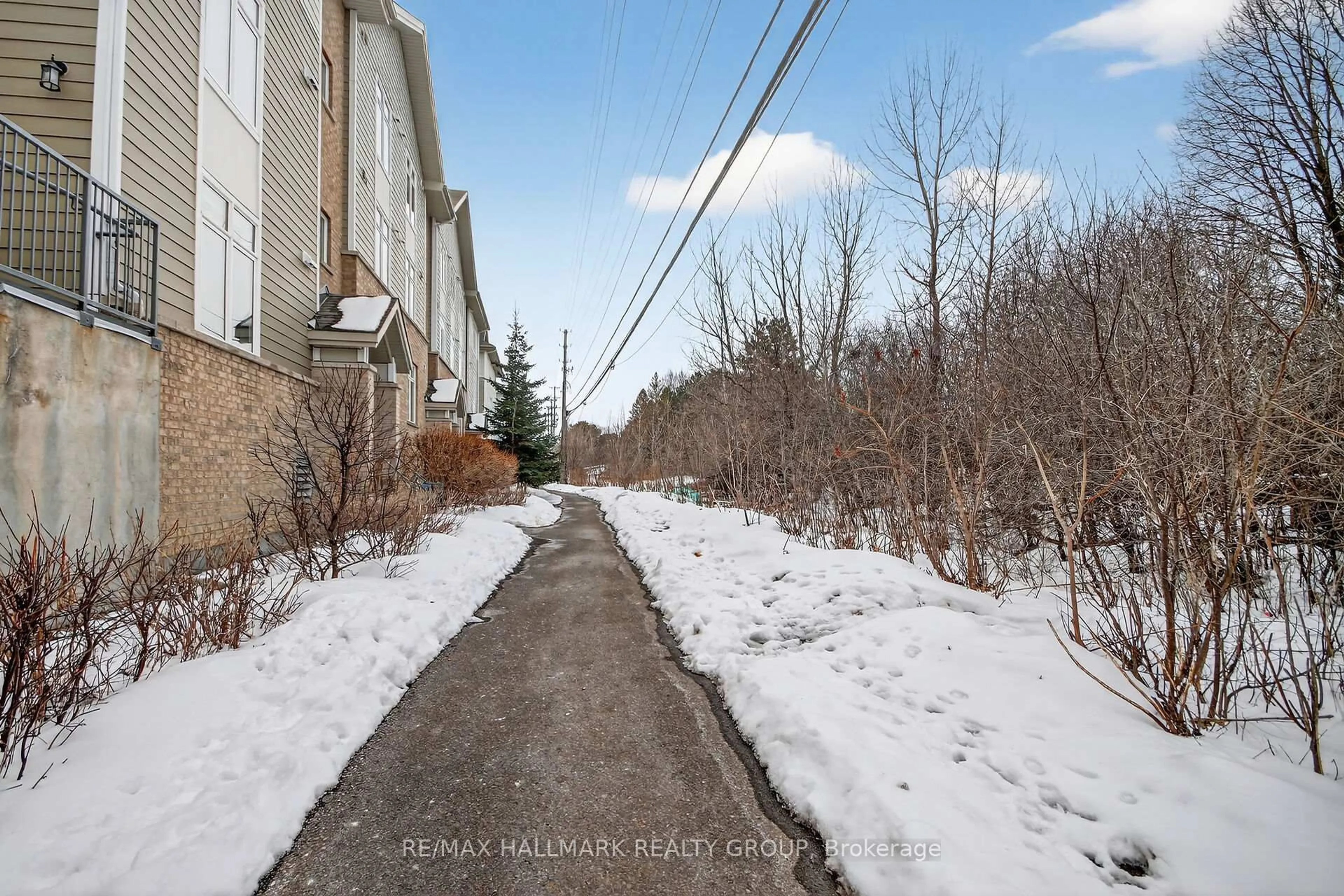 Patio, street for 849 Blackcomb Private #Unit F, Ottawa Ontario K1G 4E4