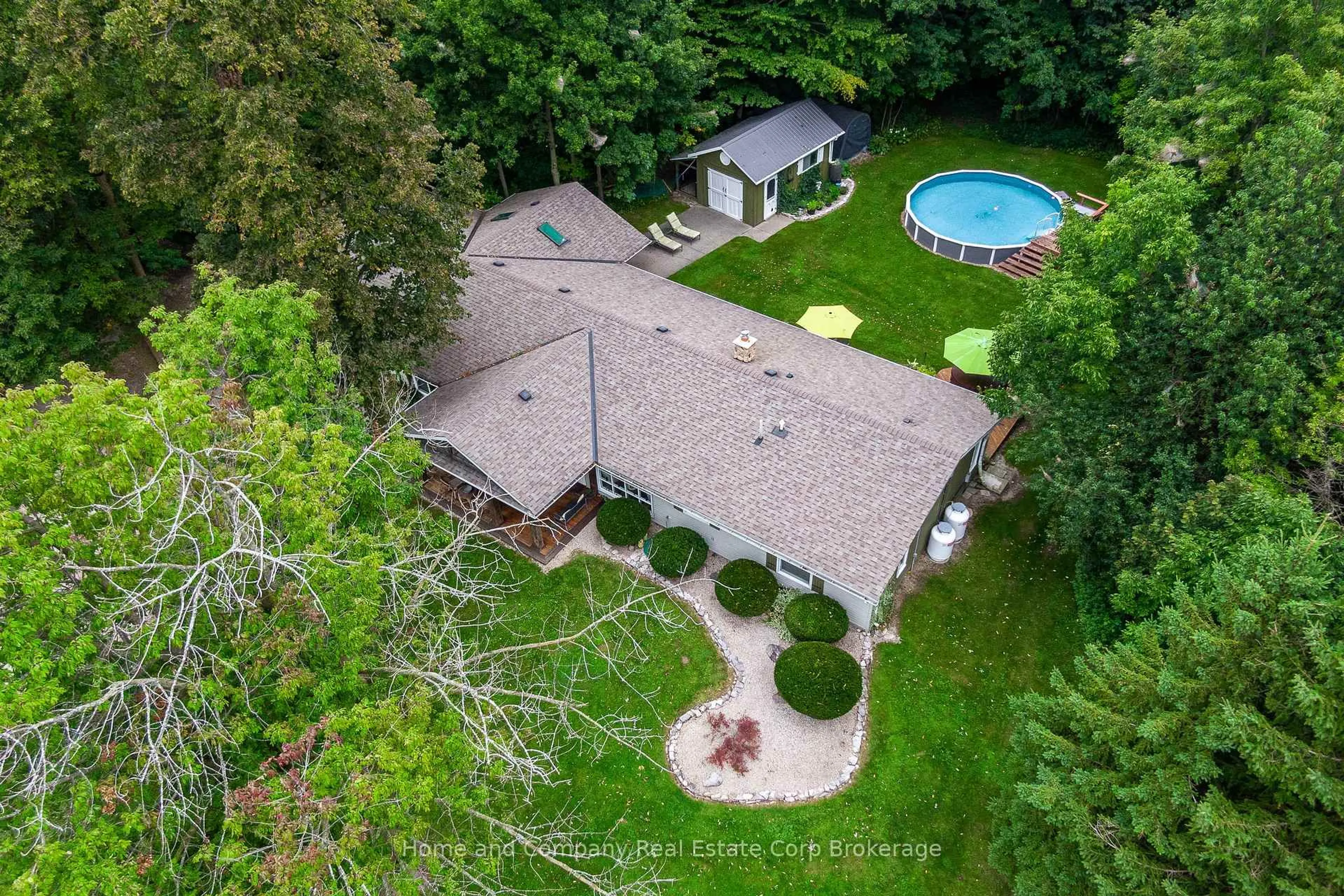 A pic from outside/outdoor area/front of a property/back of a property/a pic from drone, unknown for 5132 10 Line, St. Marys Ontario N4X 1C4