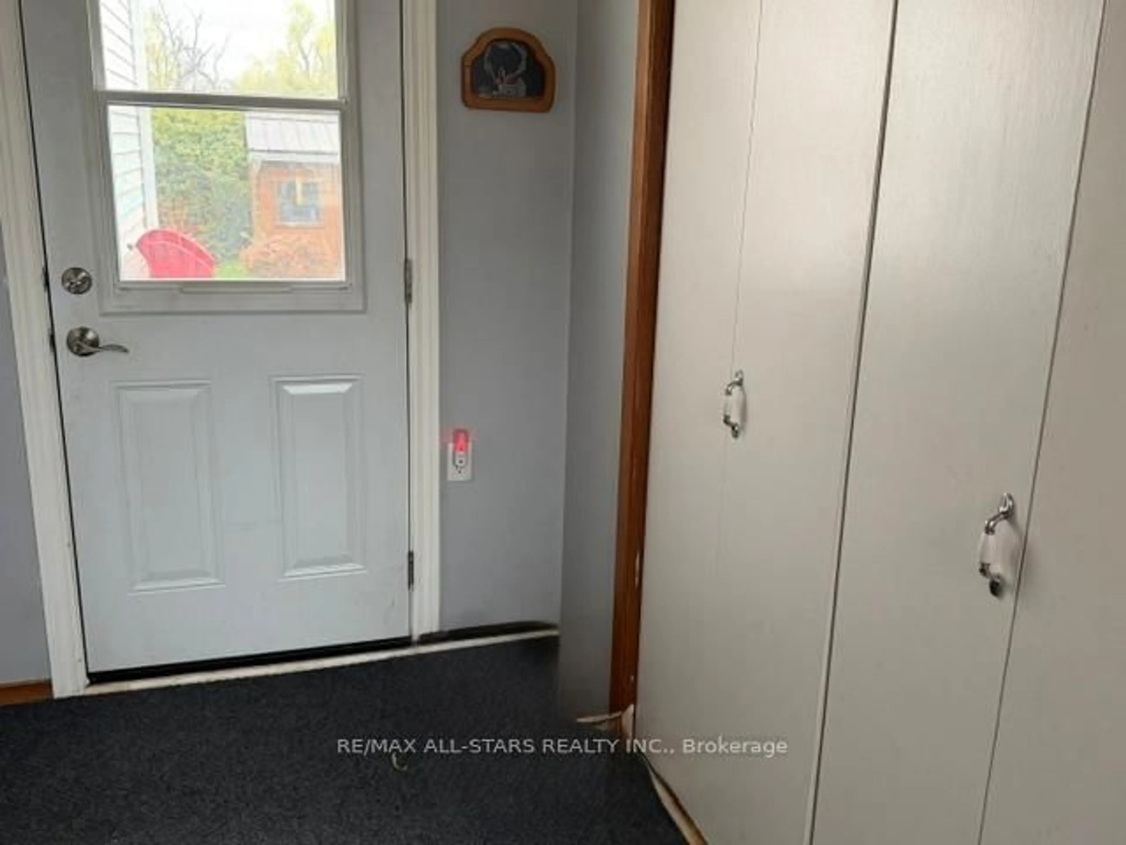 Indoor entryway for 16 Dunn St, Kawartha Lakes Ontario K0M 1A0