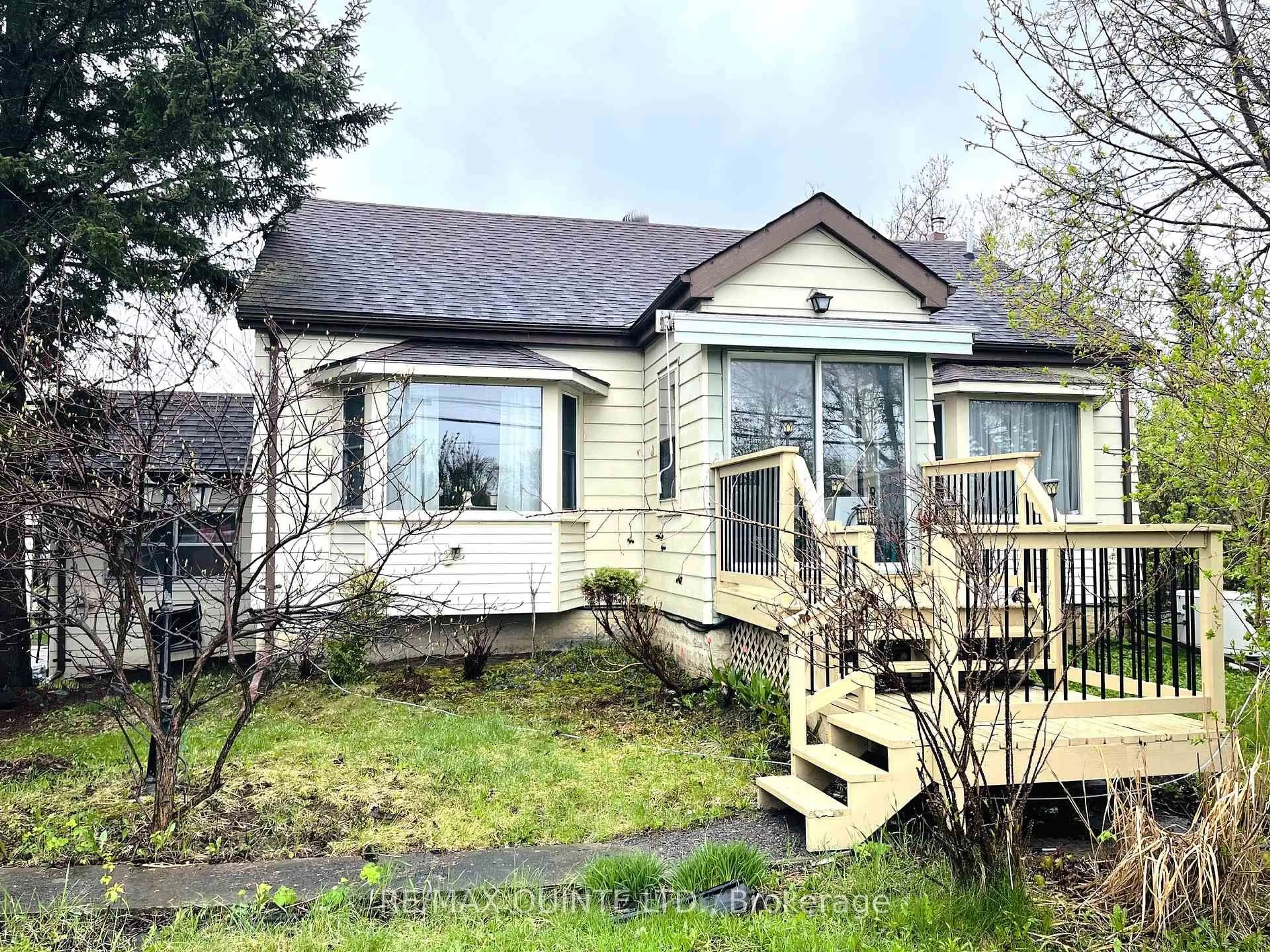 A pic from outside/outdoor area/front of a property/back of a property/a pic from drone, street for 4336 Old Highway 2, Belleville Ontario K8N 4Z4