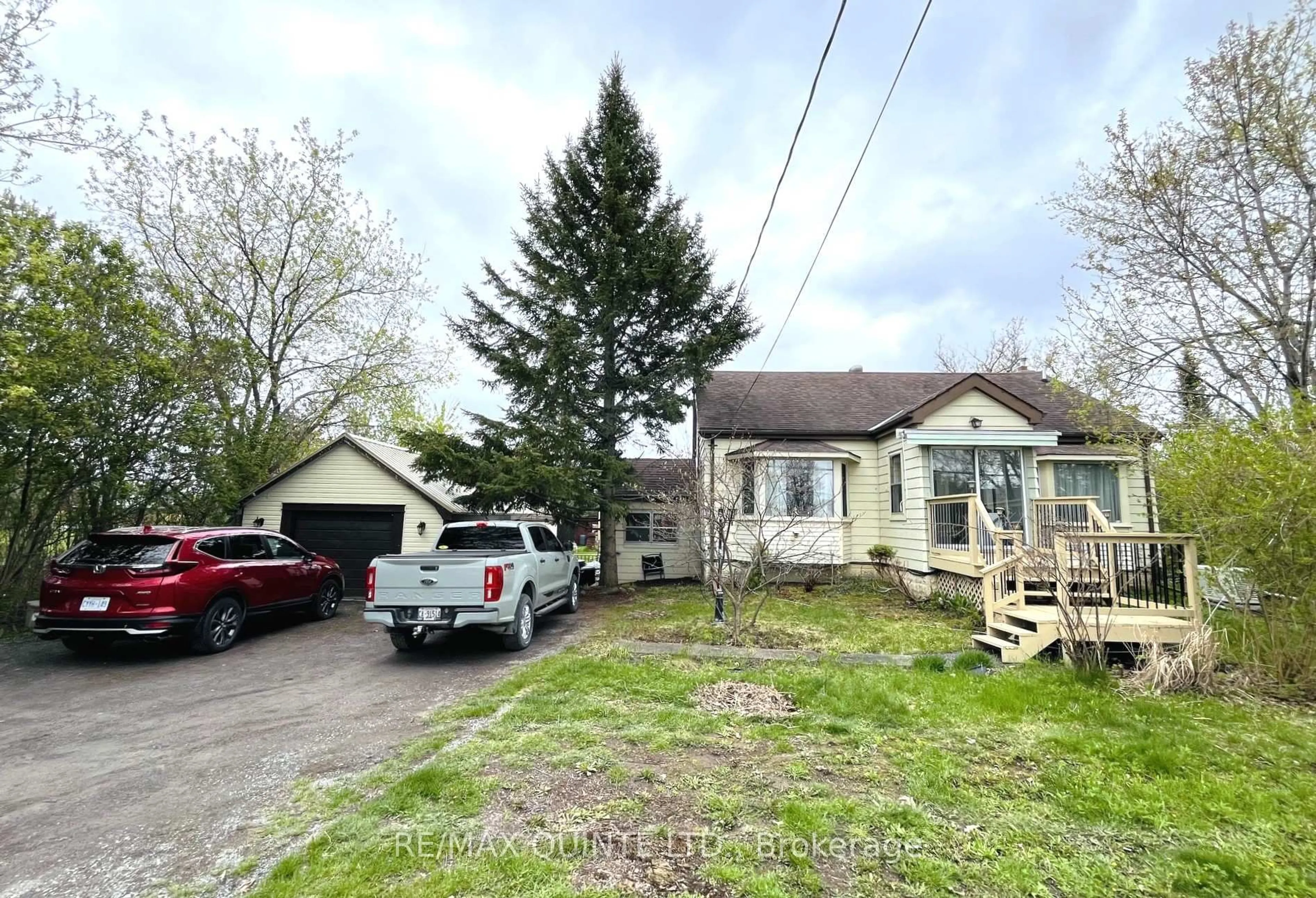 A pic from outside/outdoor area/front of a property/back of a property/a pic from drone, street for 4336 Old Highway 2, Belleville Ontario K8N 4Z4