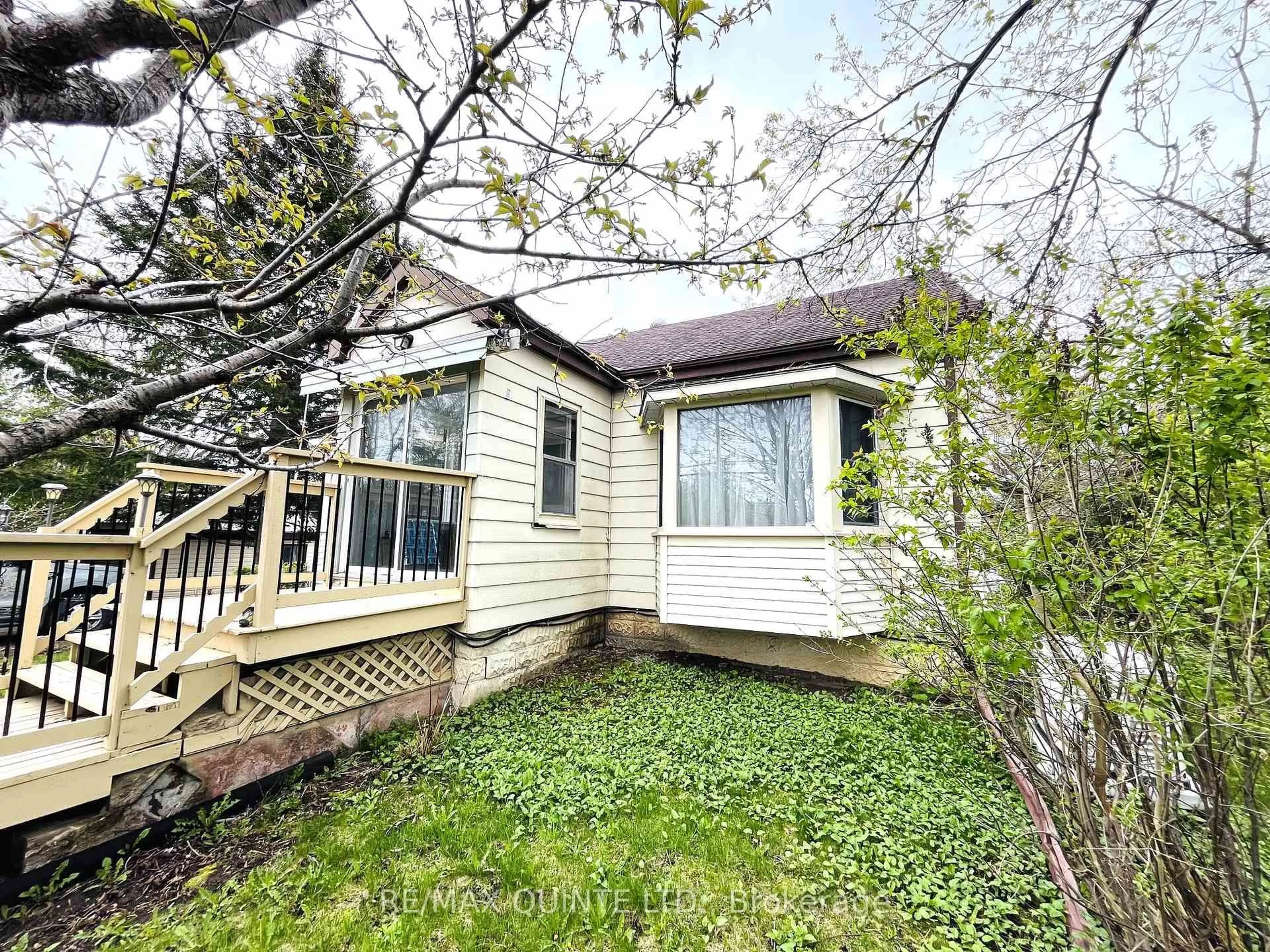 A pic from outside/outdoor area/front of a property/back of a property/a pic from drone, unknown for 4336 Old Highway 2, Belleville Ontario K8N 4Z4