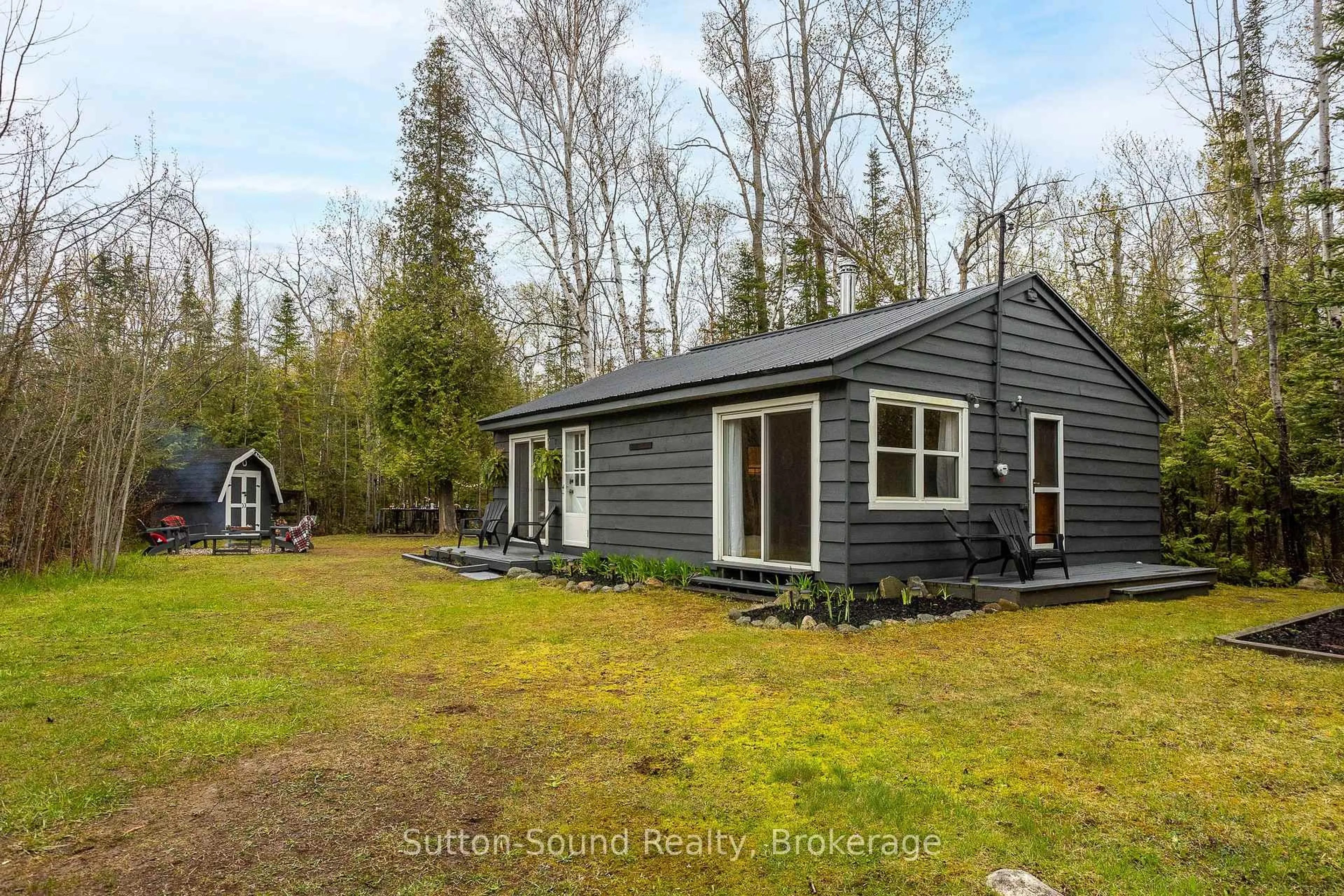 Shed for 516 Bruce Road 13 Rd, Native Leased Lands Ontario N0H 2L0