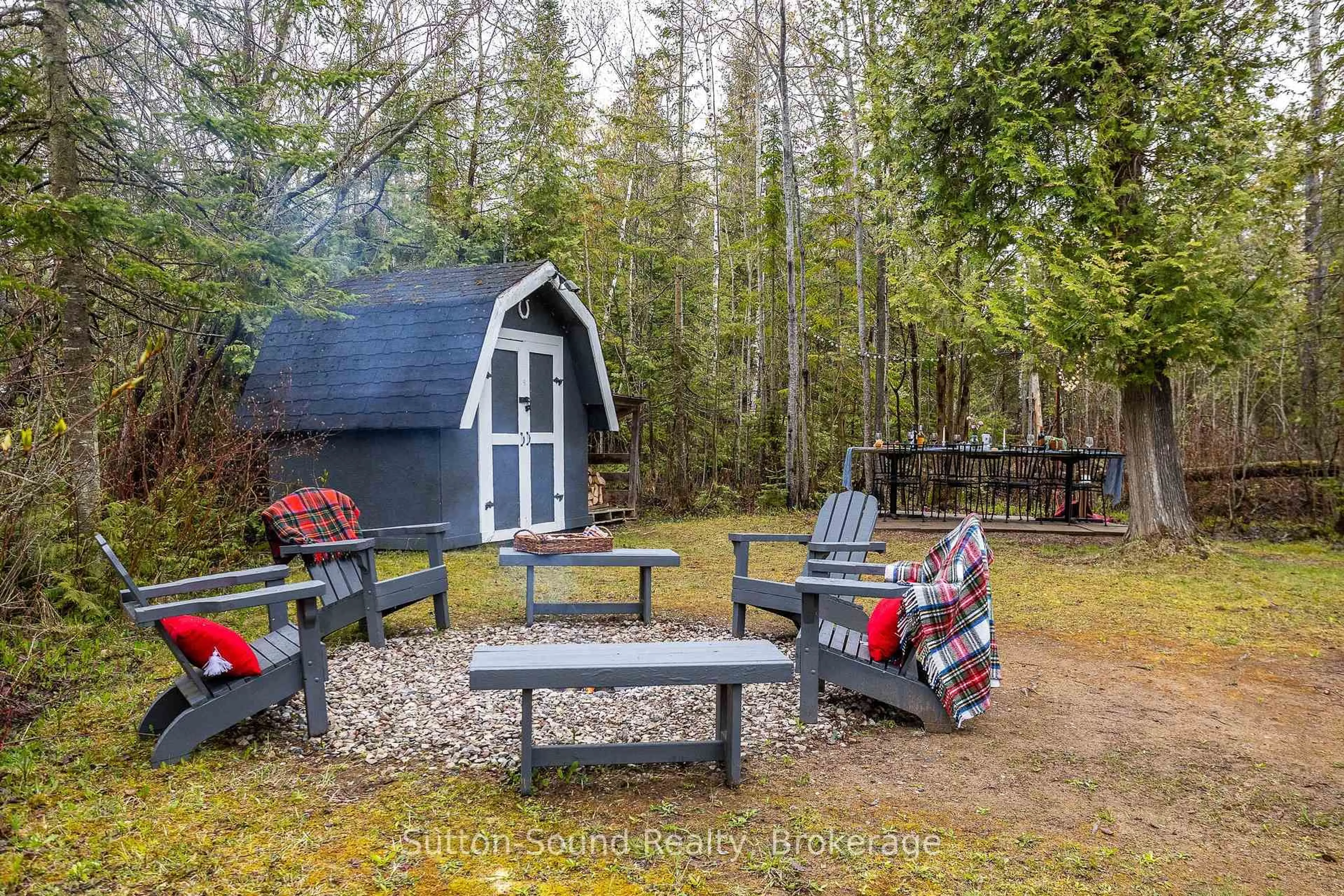 Patio, unknown for 516 Bruce Road 13 Rd, Native Leased Lands Ontario N0H 2L0