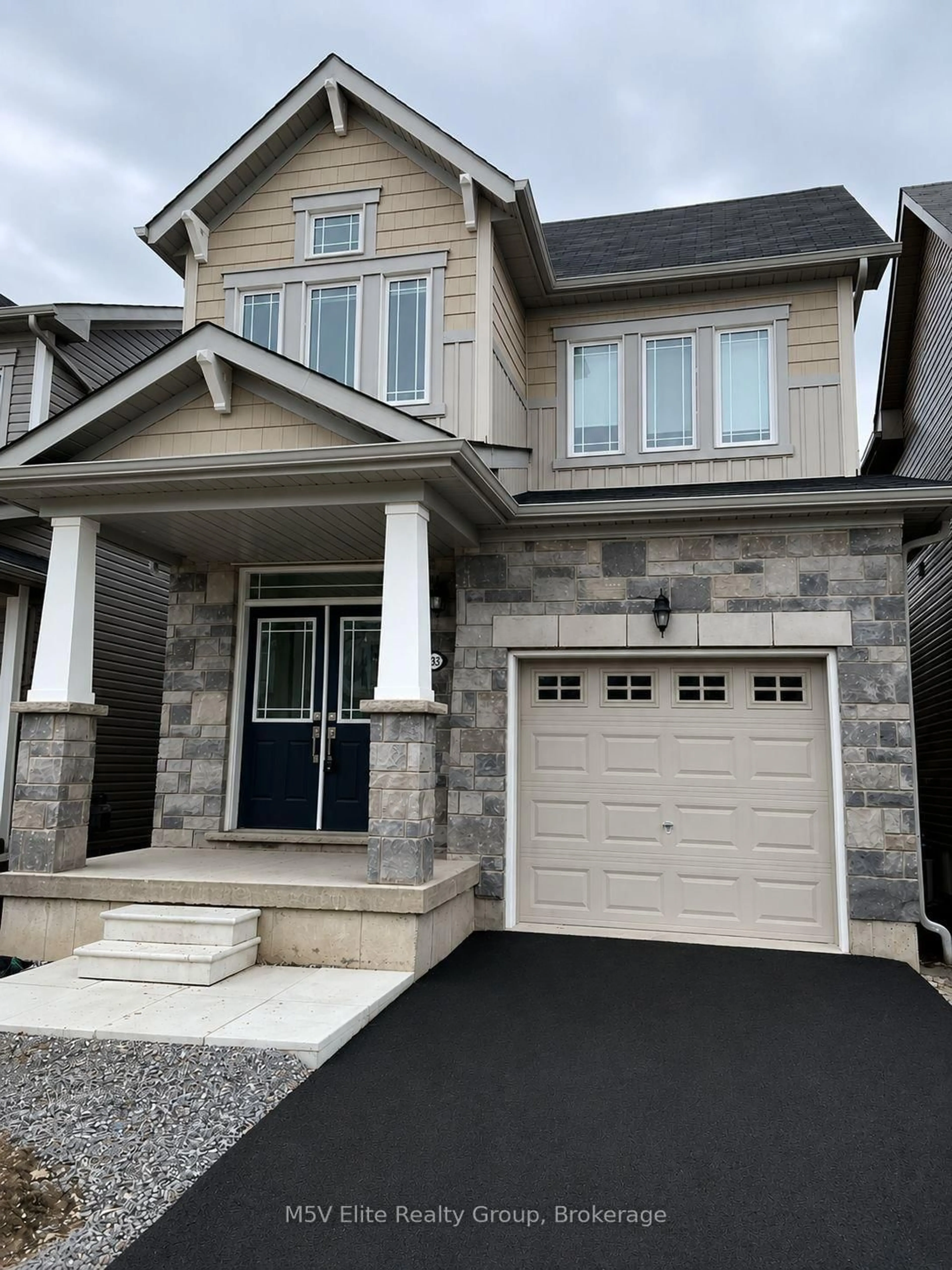 Home with vinyl exterior material, street for 7749 Shagbark Ave, Niagara Falls Ontario L2H 3R9