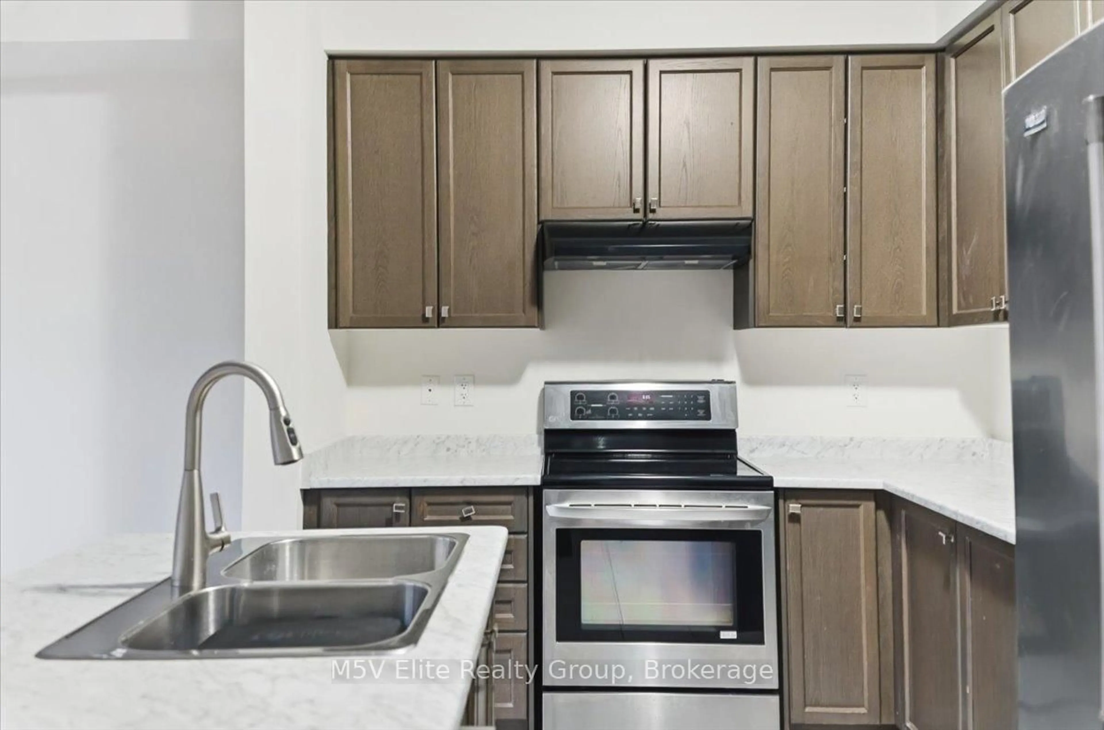 Standard kitchen, unknown for 7749 Shagbark Ave, Niagara Falls Ontario L2H 3R9