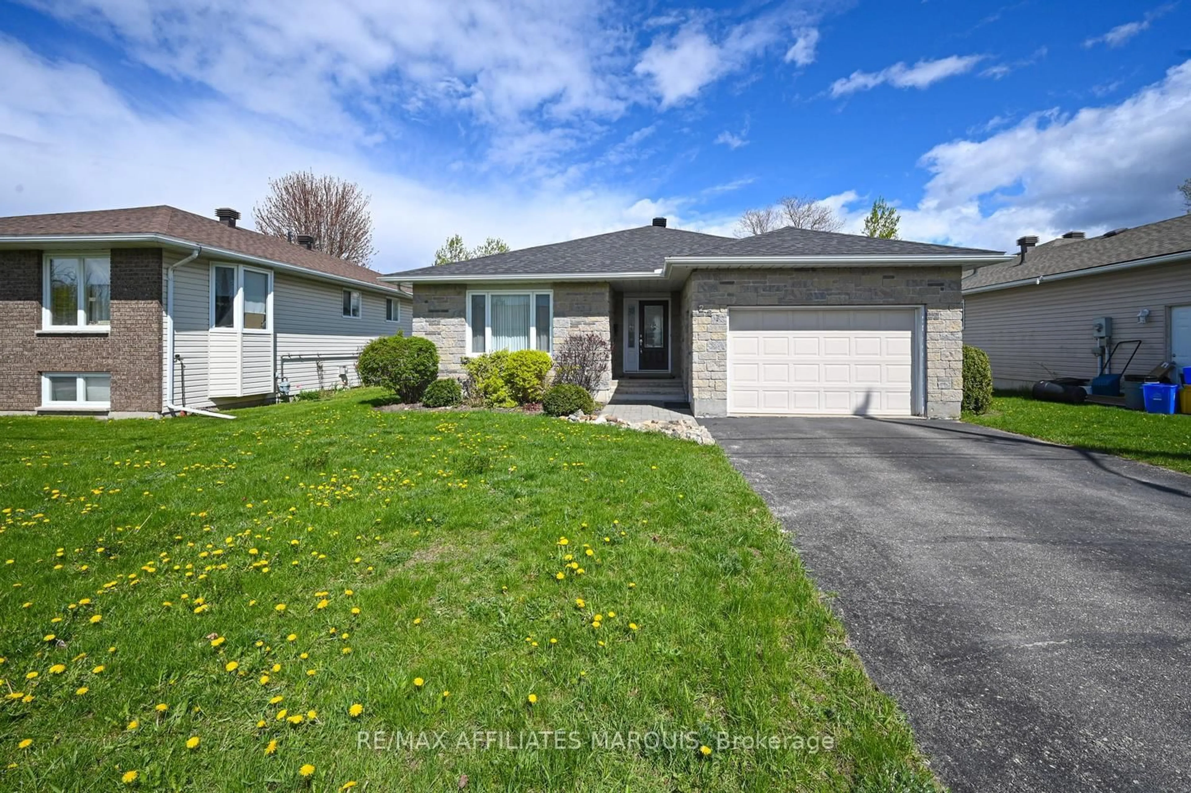 Home with vinyl exterior material, street for 227 Lera St, Smiths Falls Ontario K7A 5M5