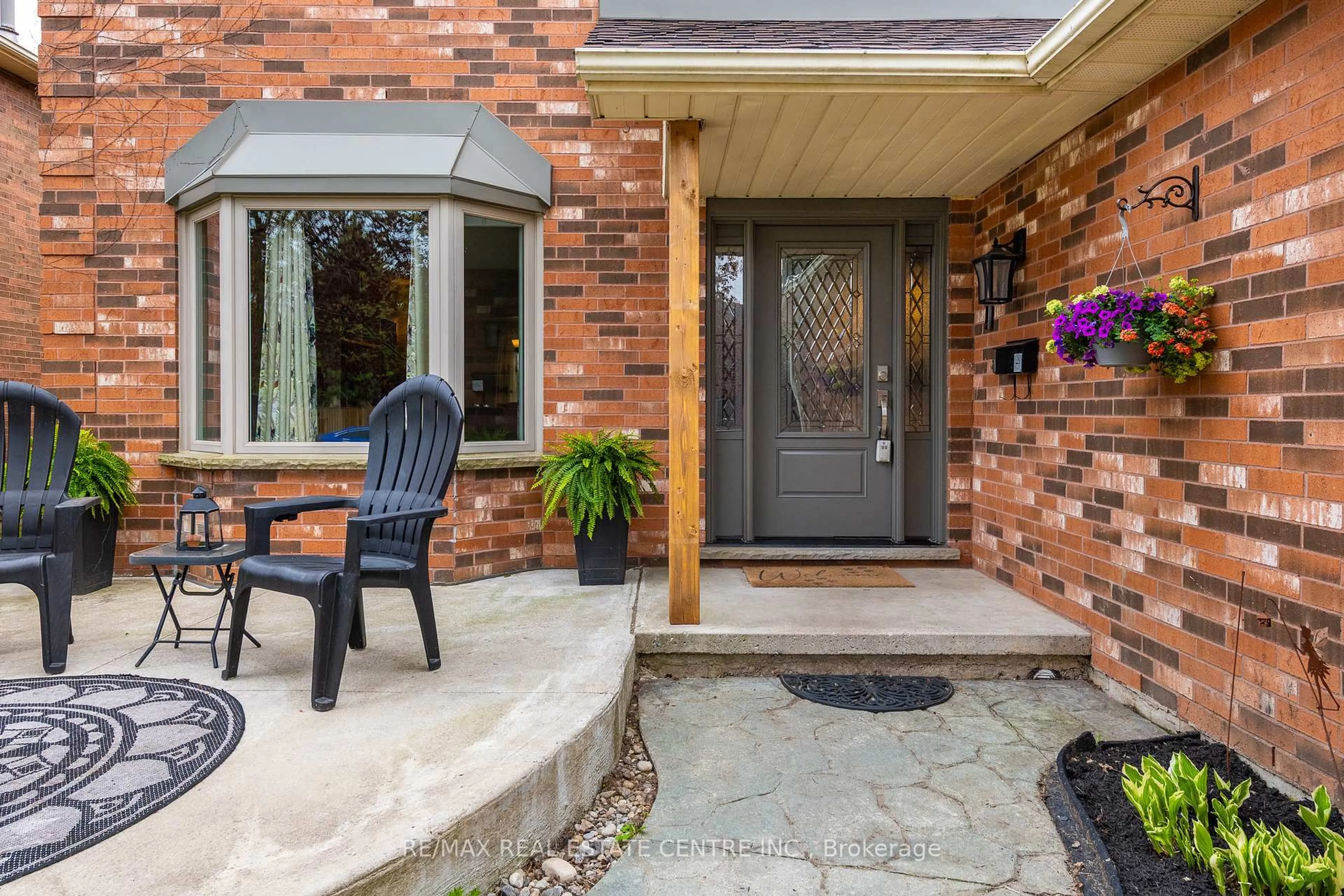Unknown for 75 Handorf Dr, Cambridge Ontario N3C 3Y3