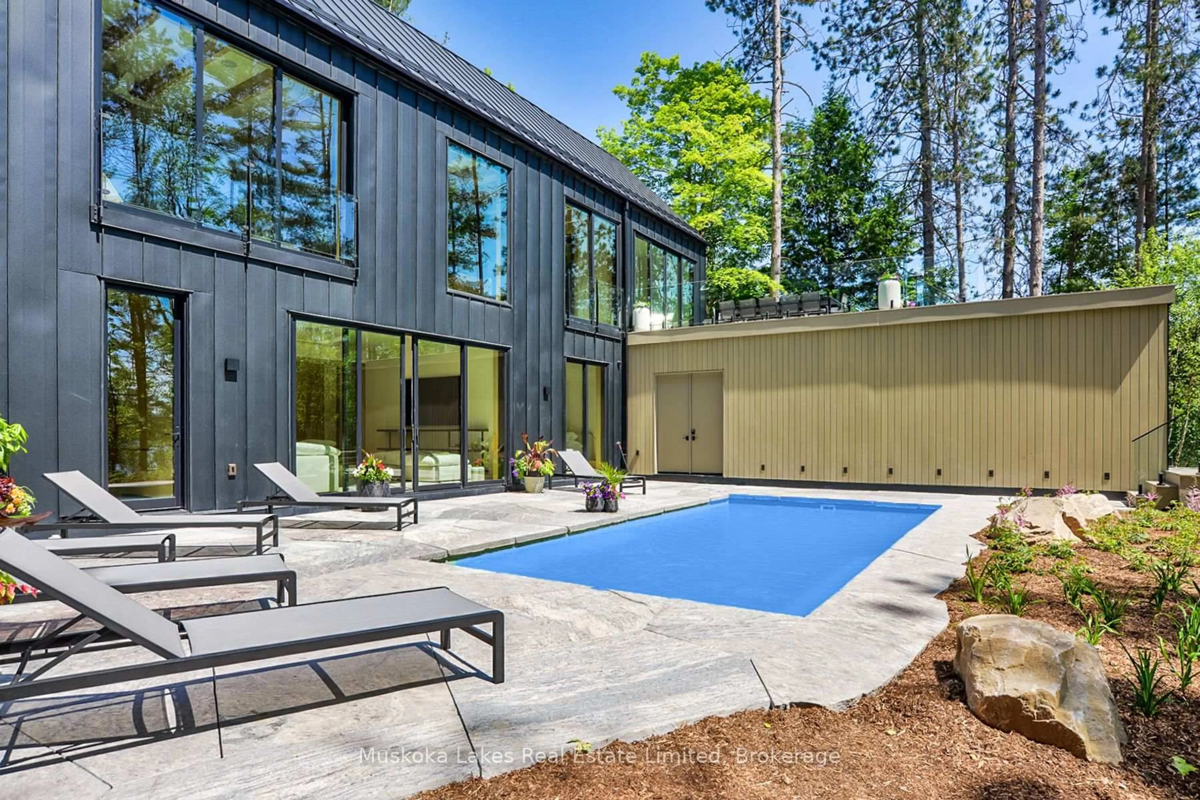Patio, unknown for 1074 Woodington Rd #Unit 1, Muskoka Lakes Ontario P0B 1G0