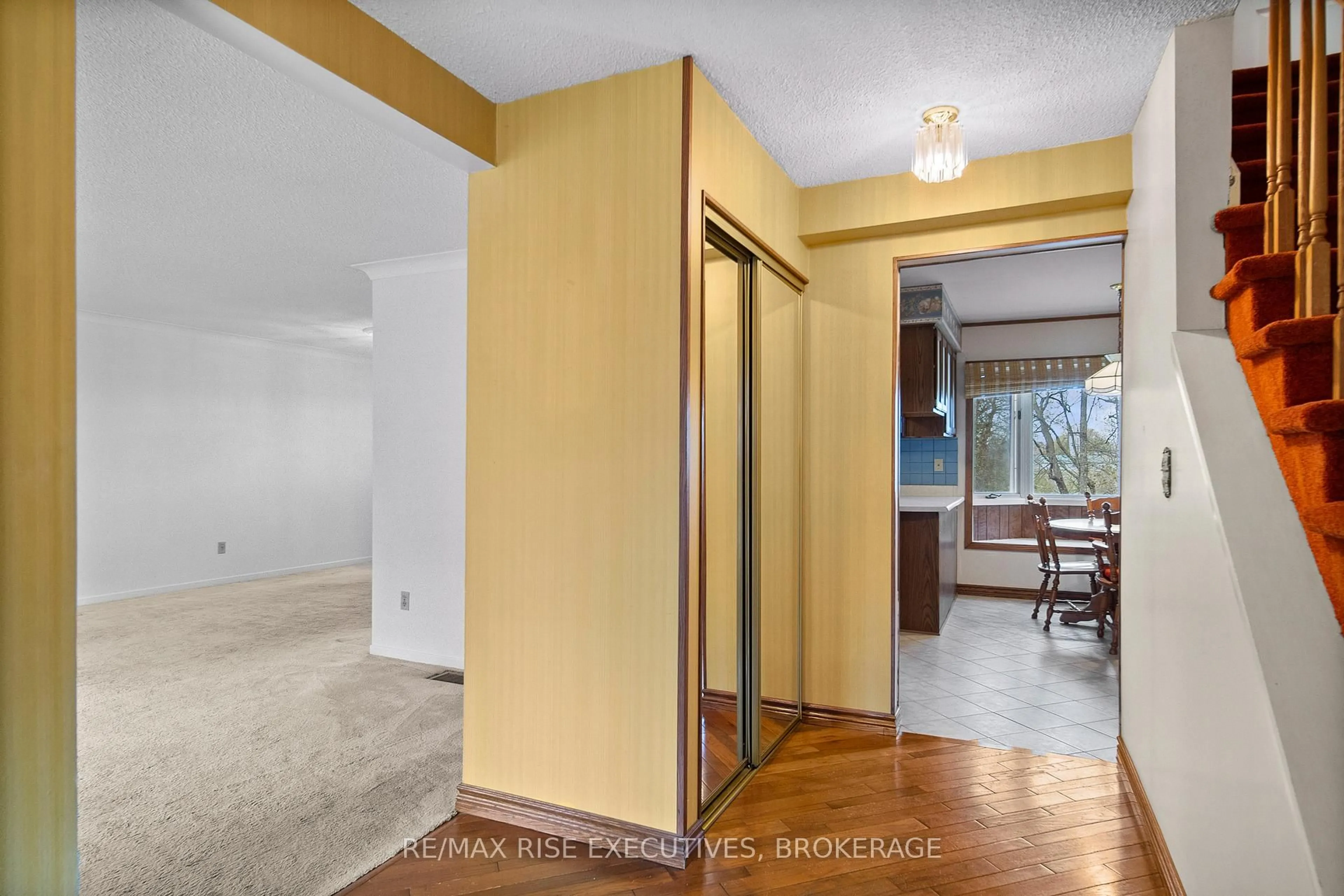 Indoor entryway for 899 Safari Dr, Kingston Ontario K7M 6W2