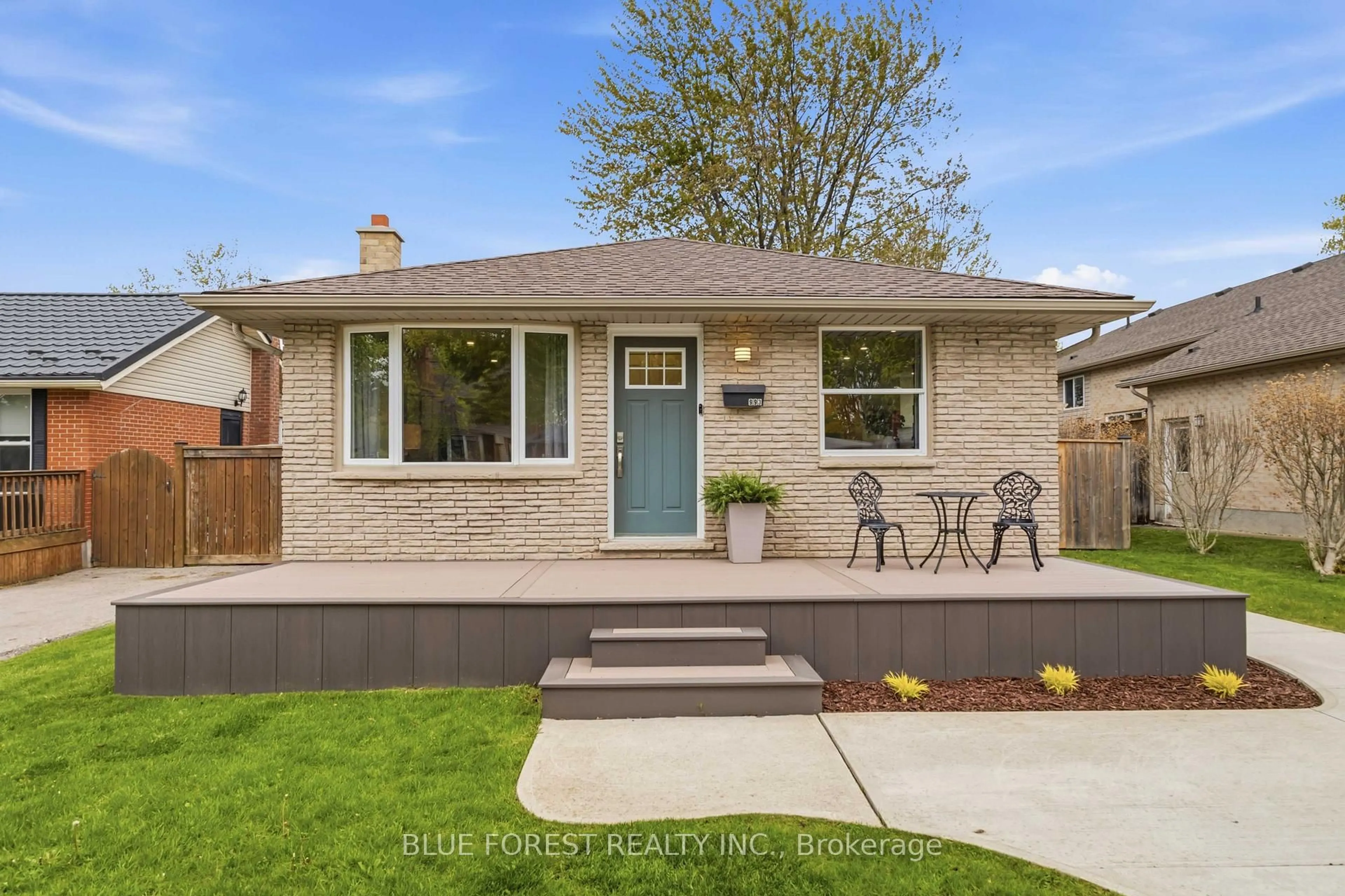 Home with brick exterior material, street for 993 Glenbanner Rd, London South Ontario N6E 1N1