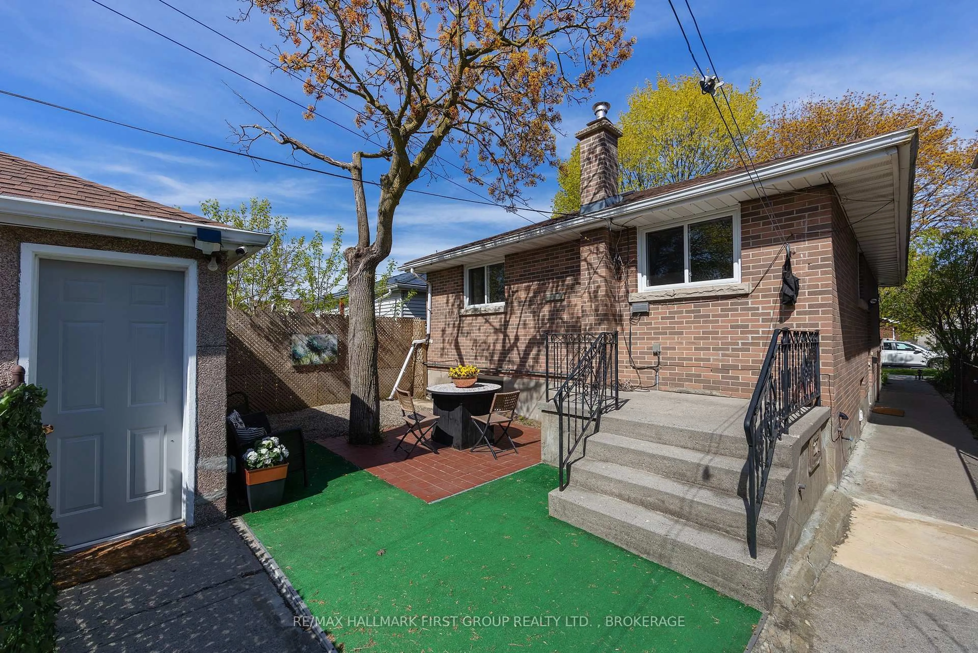 Patio, street for 738 Victoria St, Kingston Ontario K7K 4S7