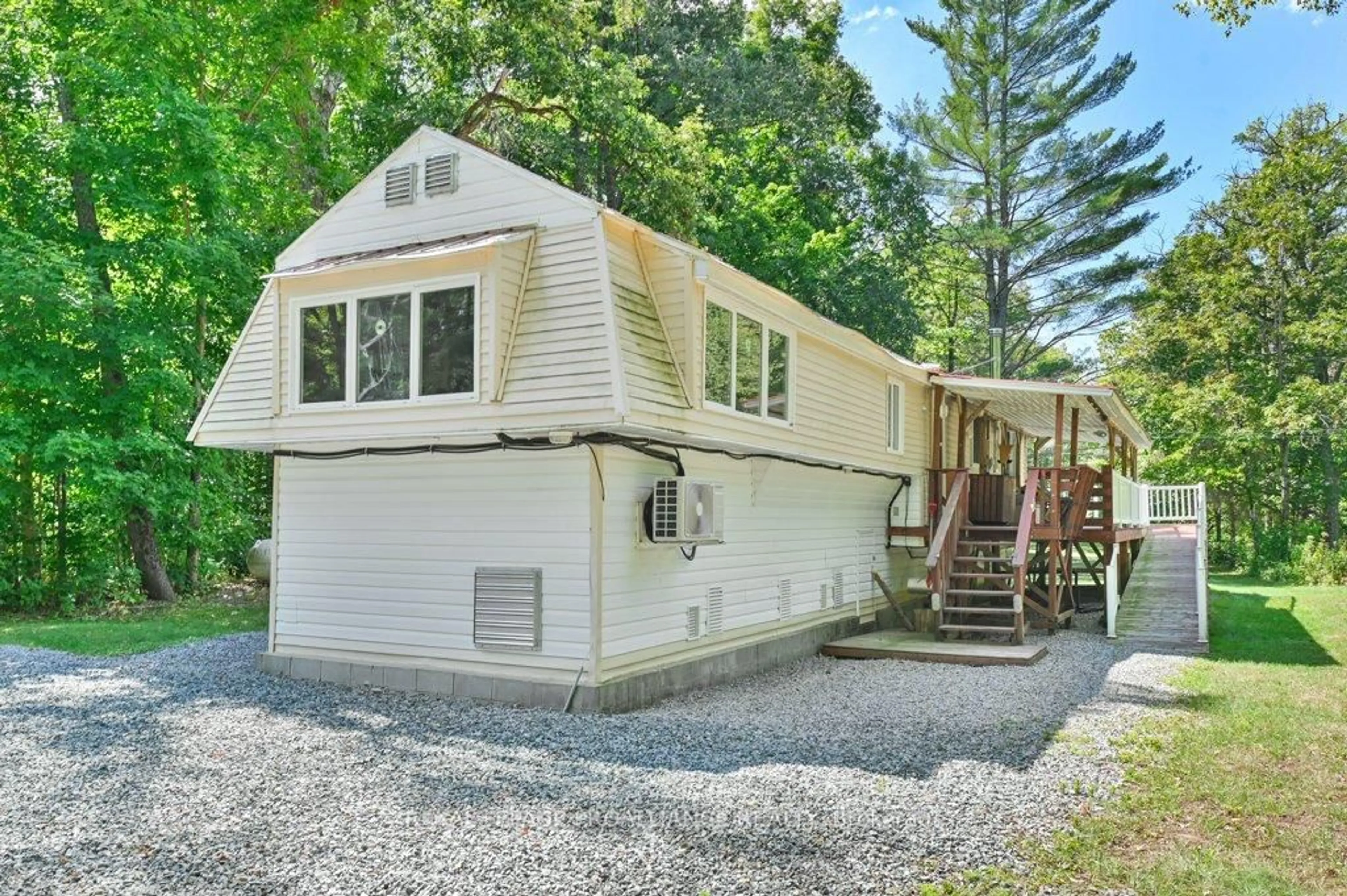 Home with vinyl exterior material, unknown for 174 Cottage Lane, Tweed Ontario K0K 3J0