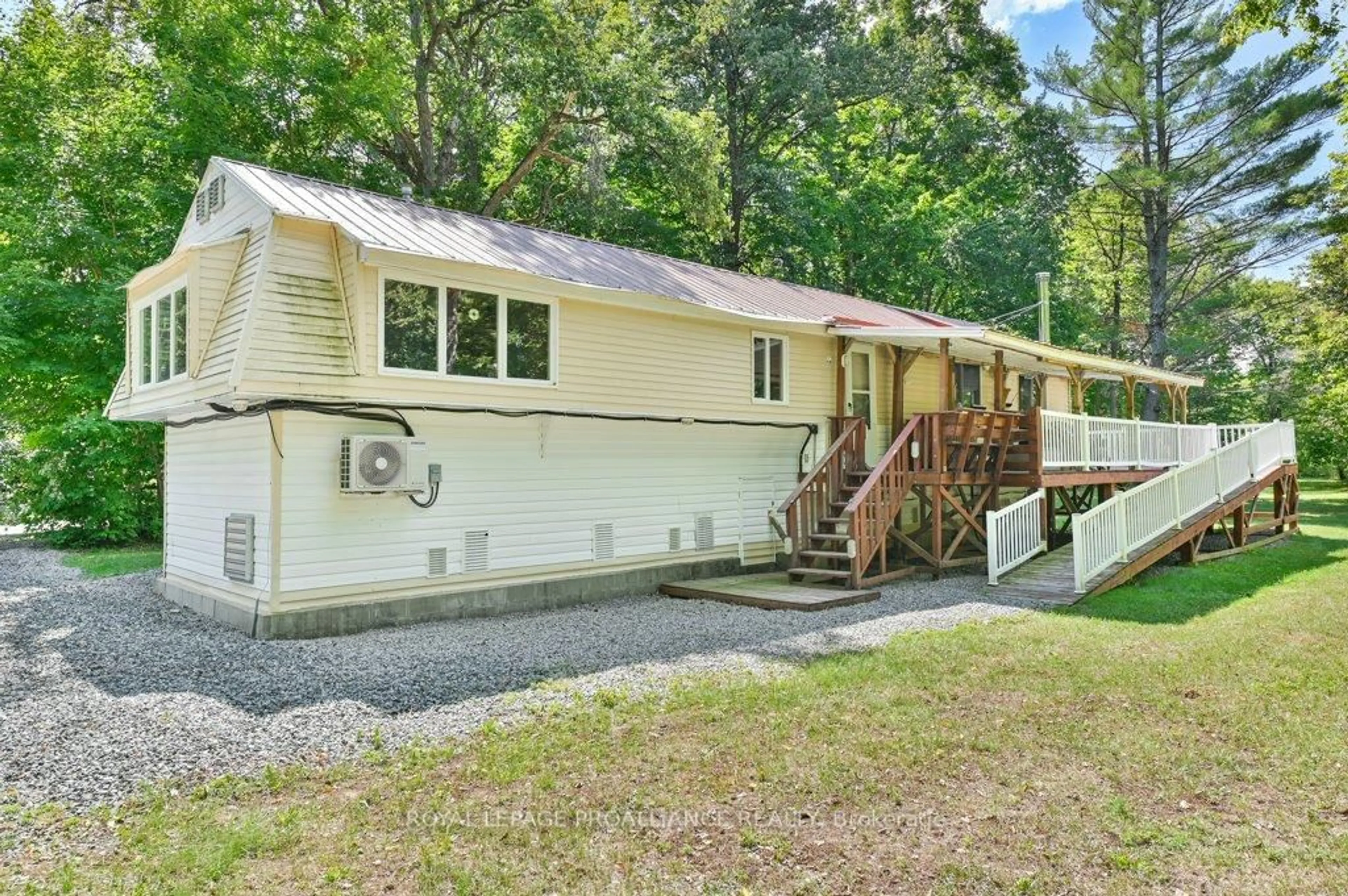 Home with vinyl exterior material, mountain view for 174 Cottage Lane, Tweed Ontario K0K 3J0