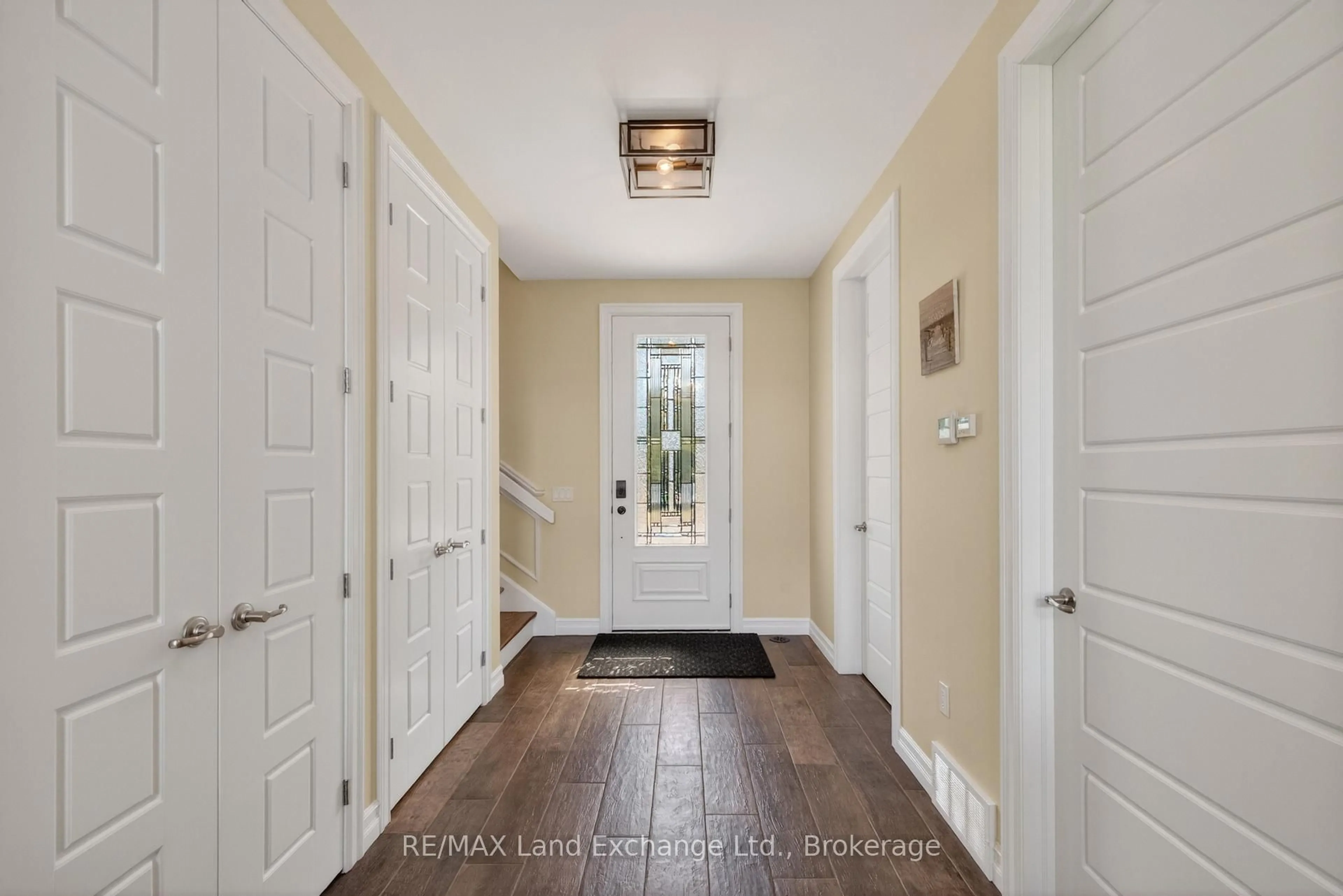 Indoor entryway for 144 Huron Rd, Huron-Kinloss Ontario N2Z 2X3