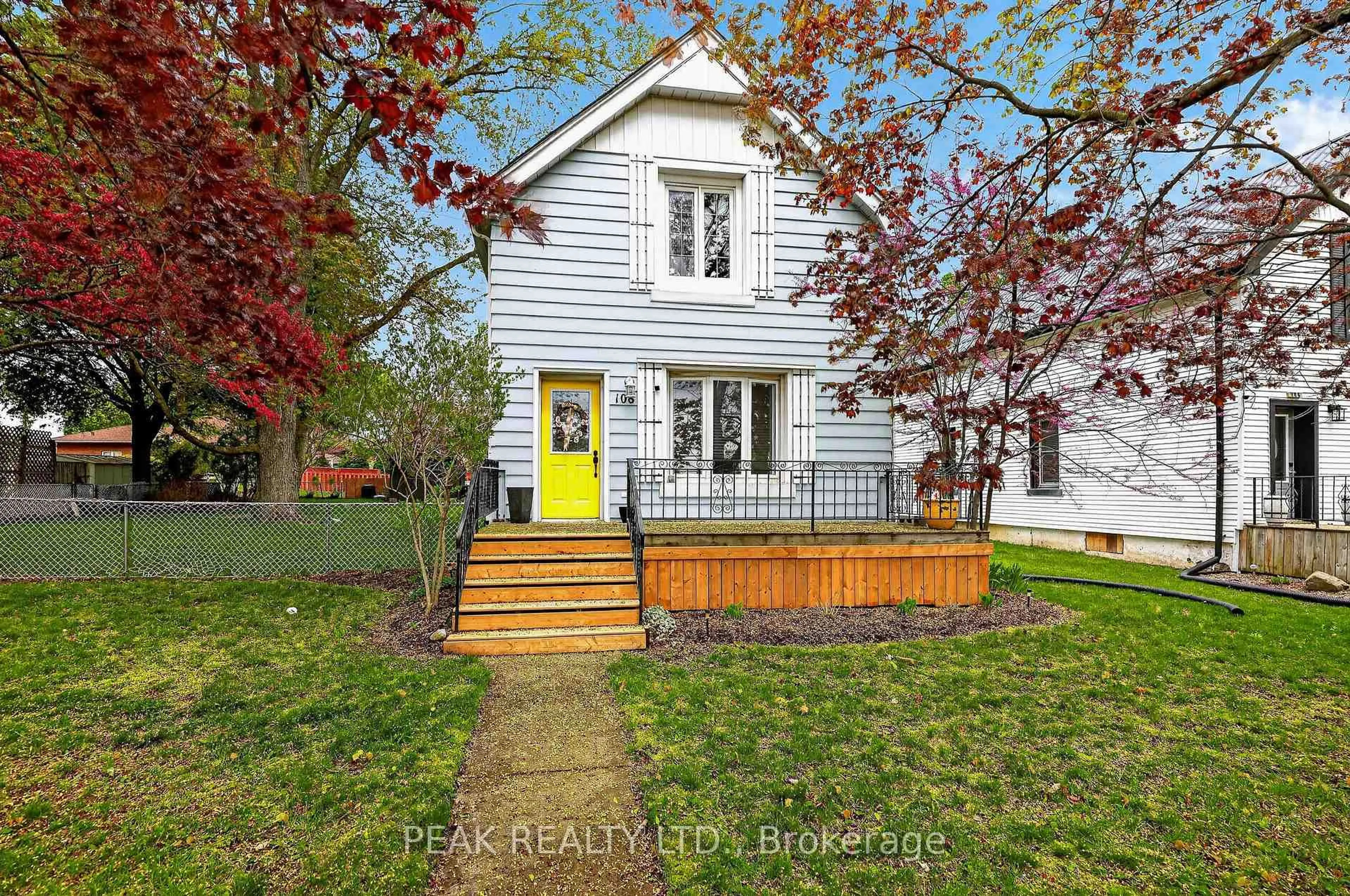 A pic from outside/outdoor area/front of a property/back of a property/a pic from drone, street for 108 BALDWIN St, Tillsonburg Ontario N4G 2K6