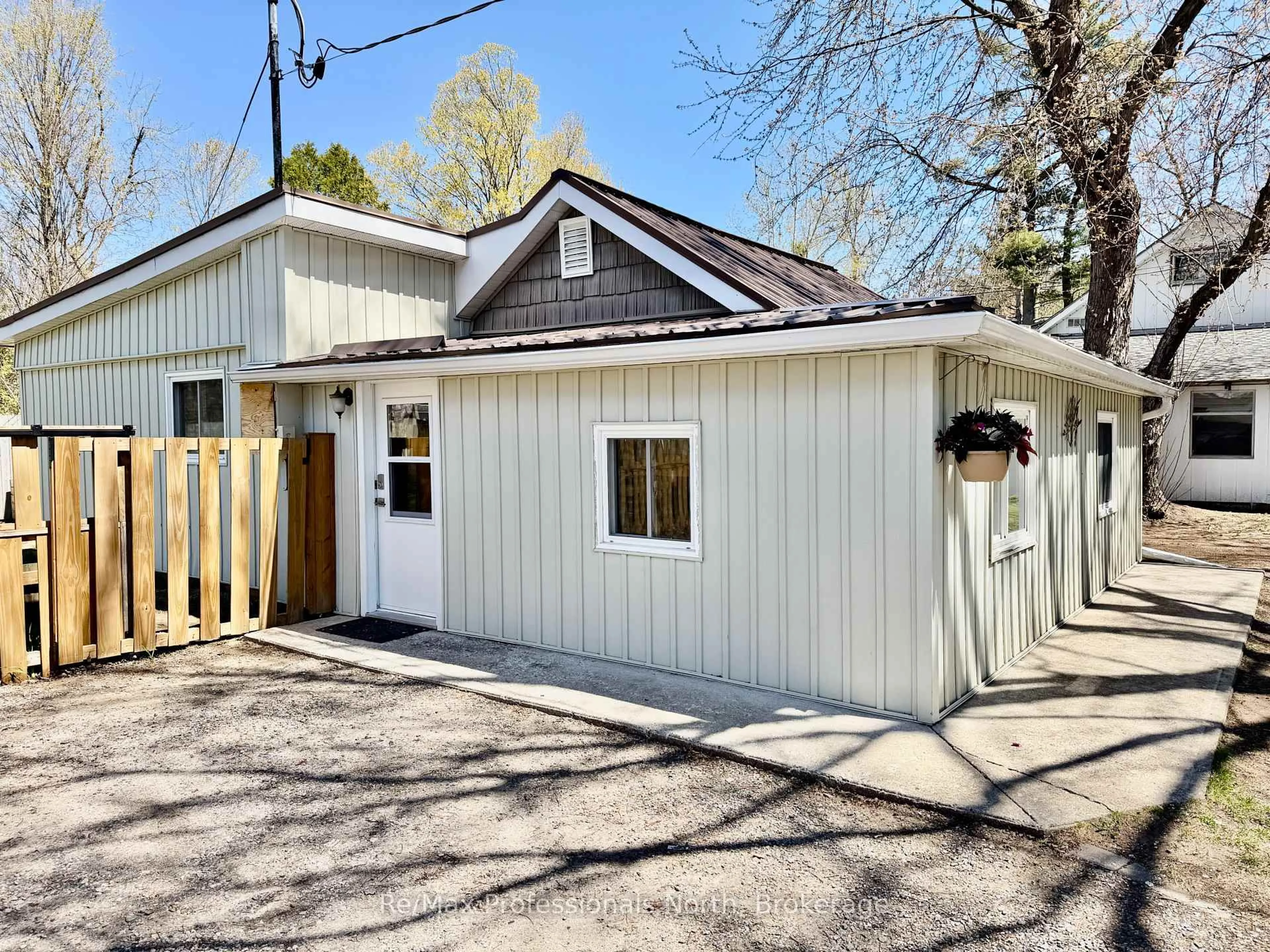 Shed for 550 PINEDALE Rd, Gravenhurst Ontario P1P 1M1