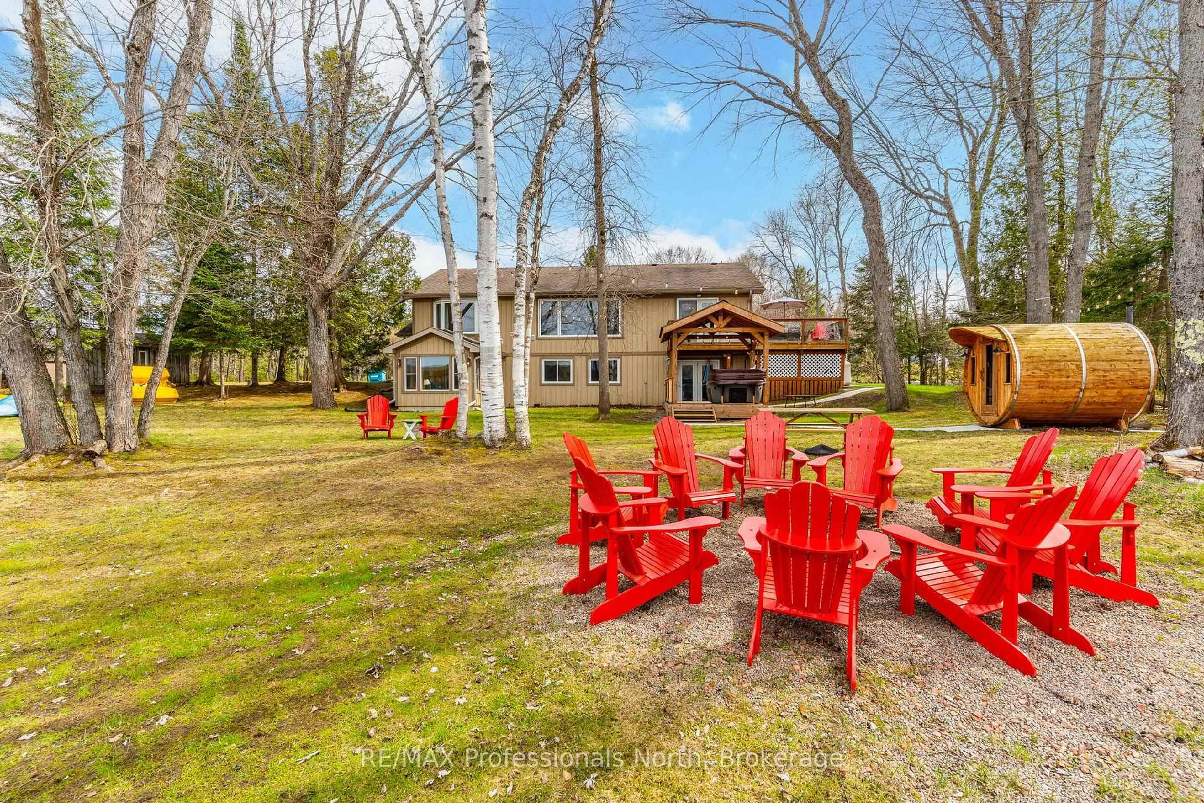 Patio, unknown for 11357 Highway 118, Dysart et al Ontario K0M 1S0
