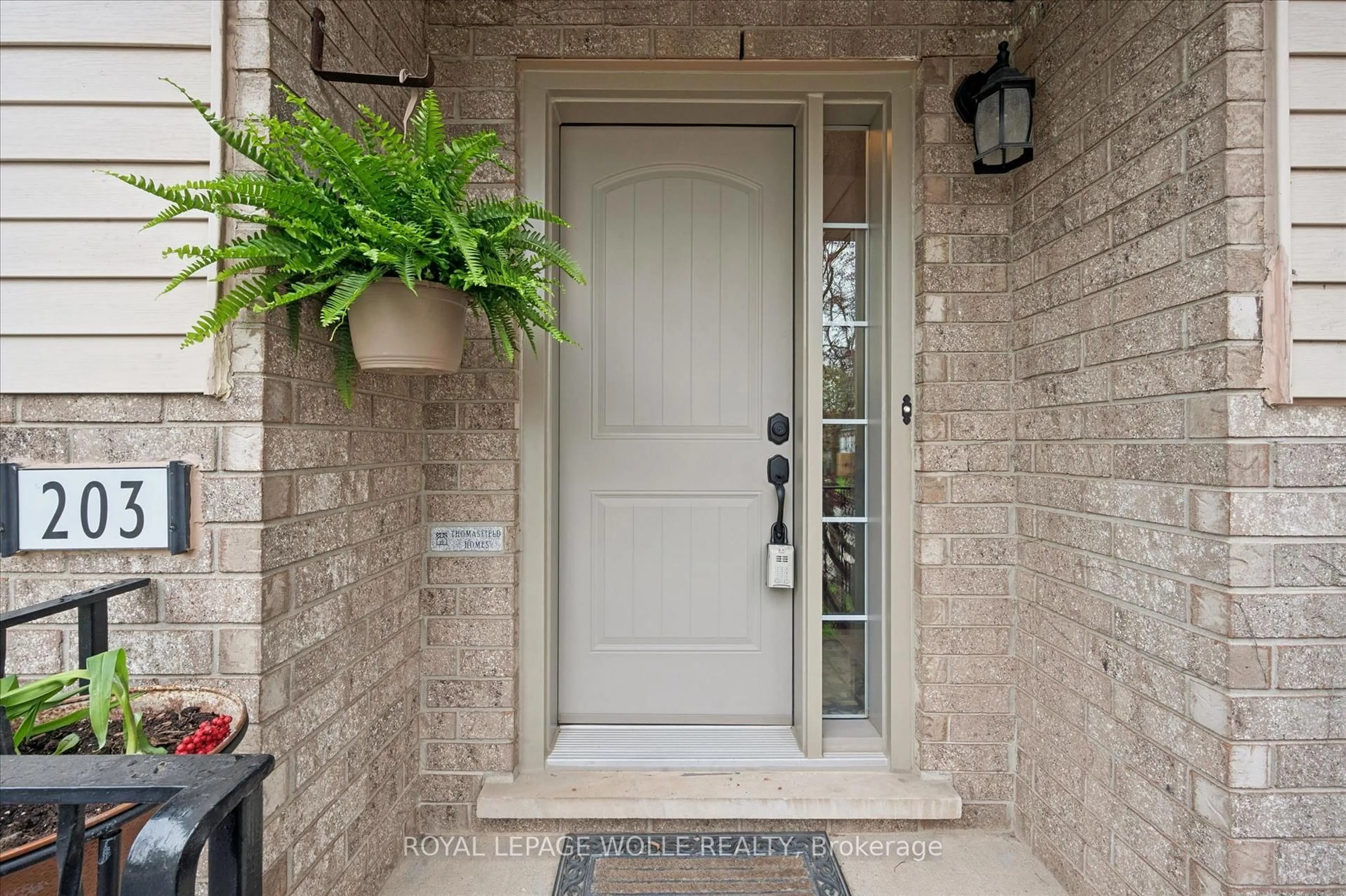 Indoor entryway for 203 Baker St, Waterloo Ontario N2T 2L8