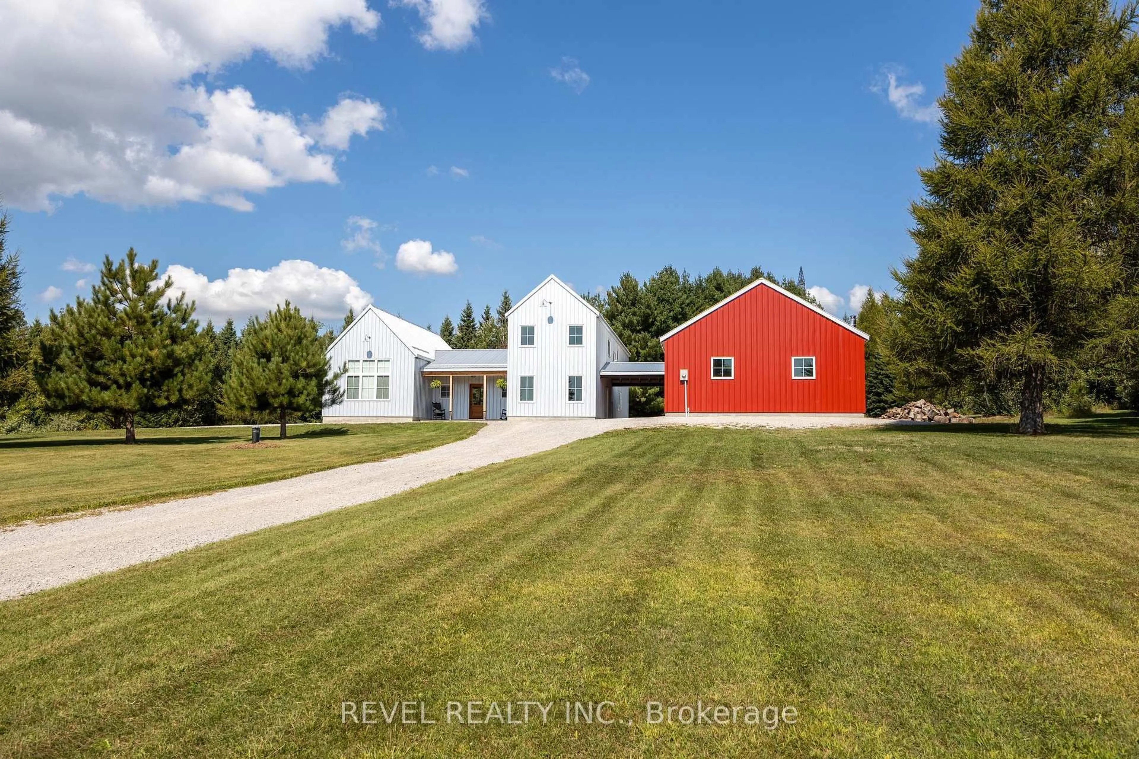 A pic from outside/outdoor area/front of a property/back of a property/a pic from drone, unknown for 1136 Marydale Park Rd, Port Hope Ontario L1A 3V7