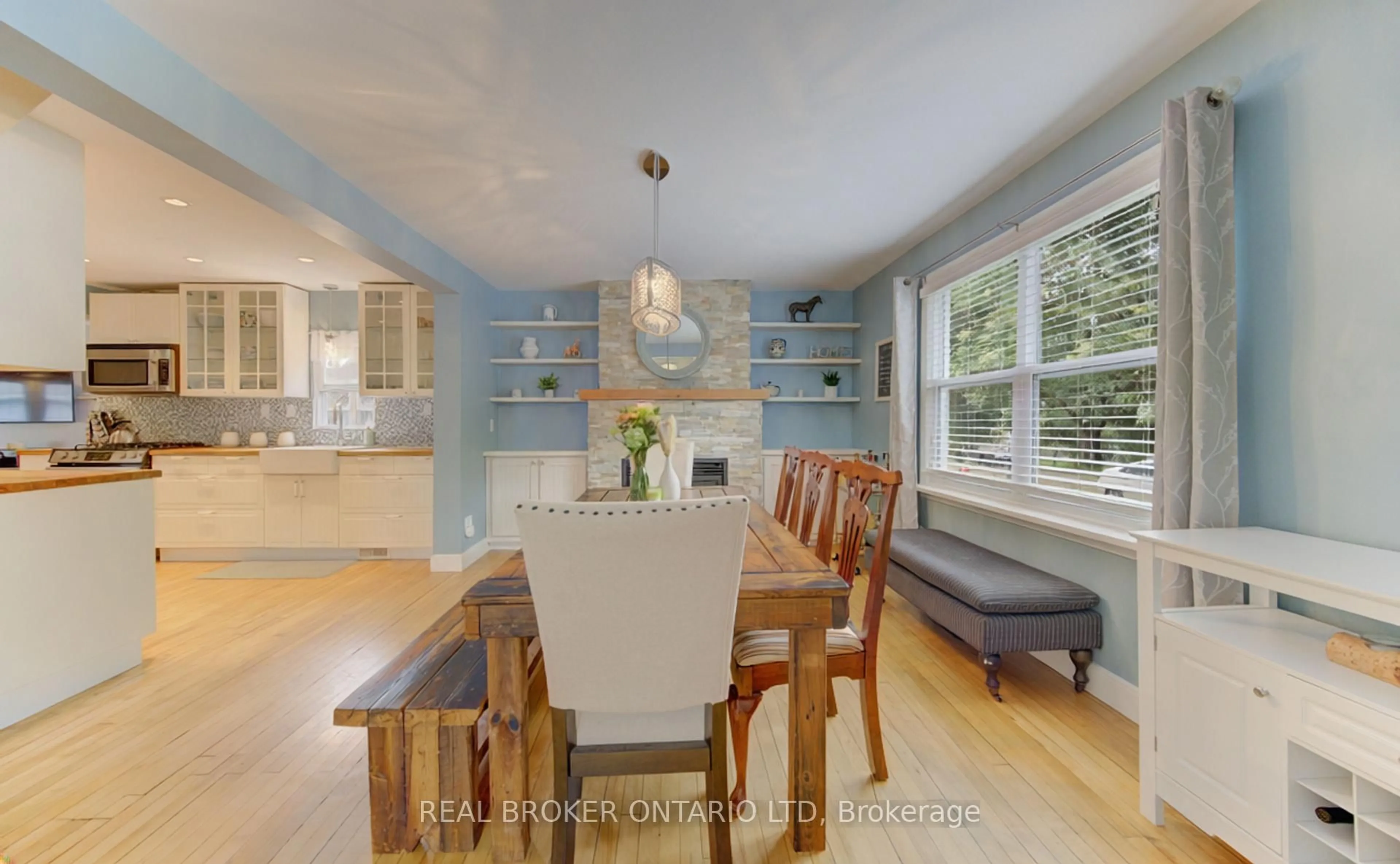 Open concept kitchen, unknown for 150 Strathcona St, Cambridge Ontario N3C 1R3