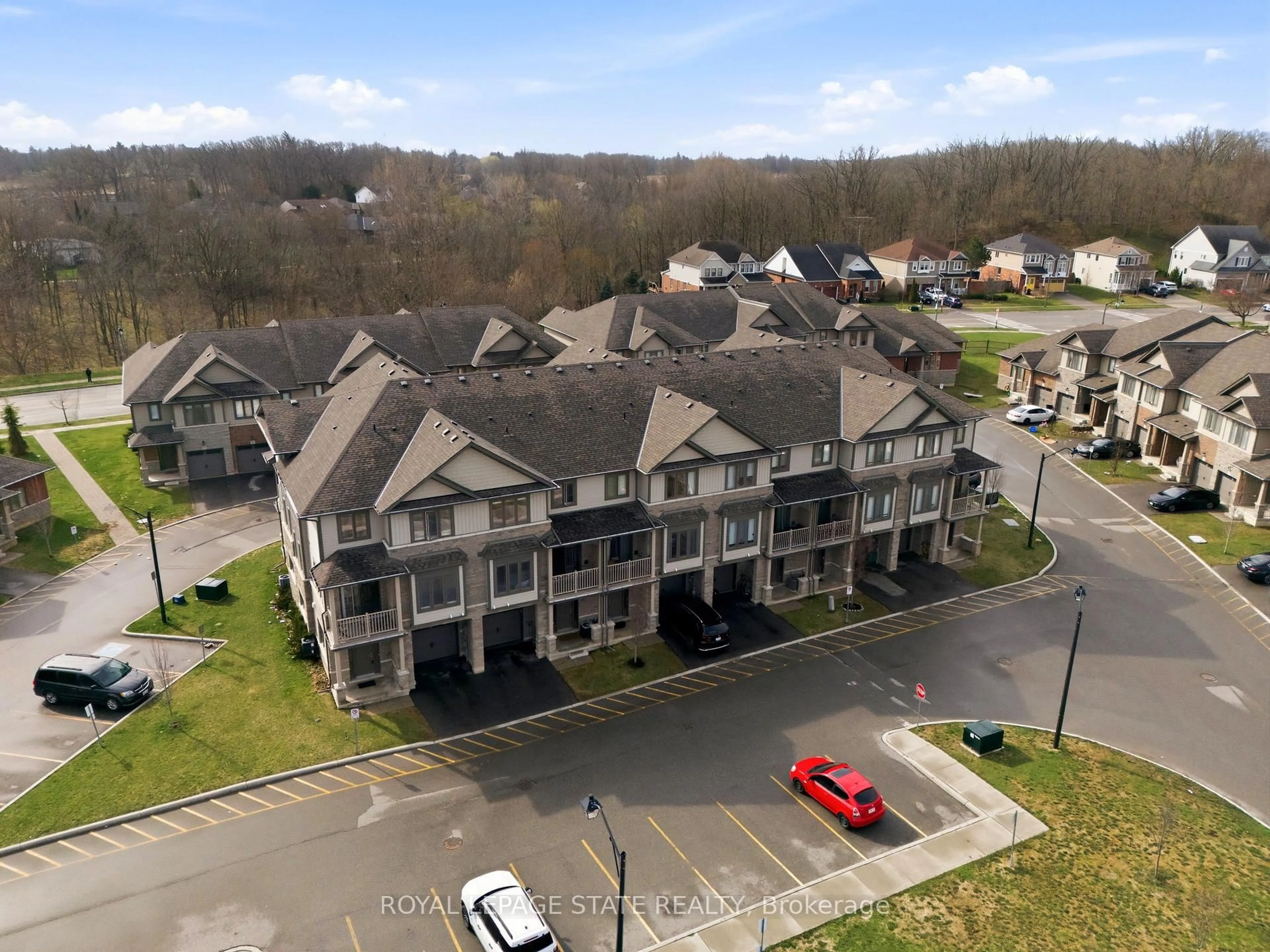 A pic from outside/outdoor area/front of a property/back of a property/a pic from drone, unknown for 77 Diana Ave #160, Brantford Ontario N3T 0R6