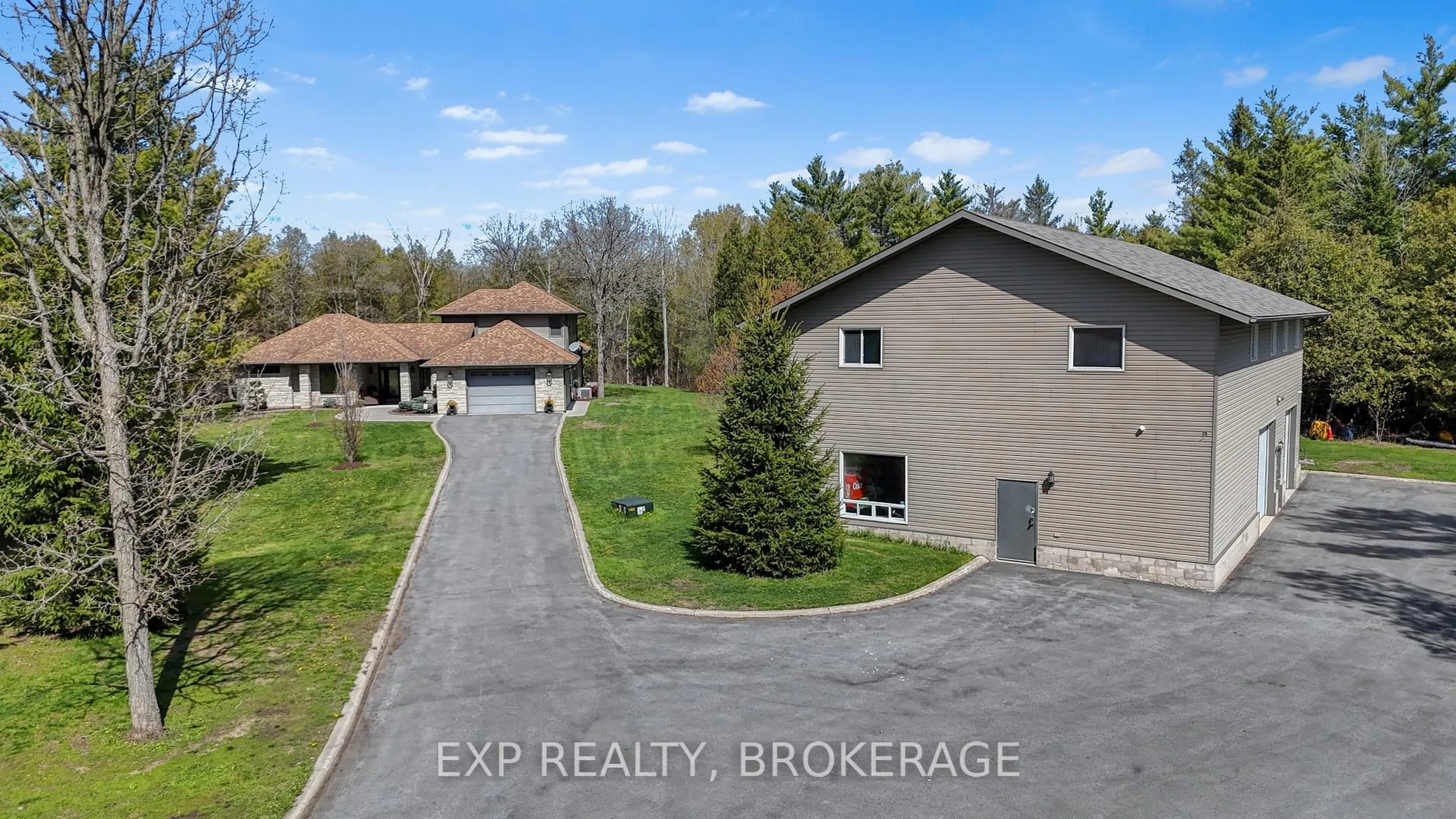 A pic from outside/outdoor area/front of a property/back of a property/a pic from drone, unknown for 1800 SYDENHAM Rd, Kingston Ontario K7L 4V4