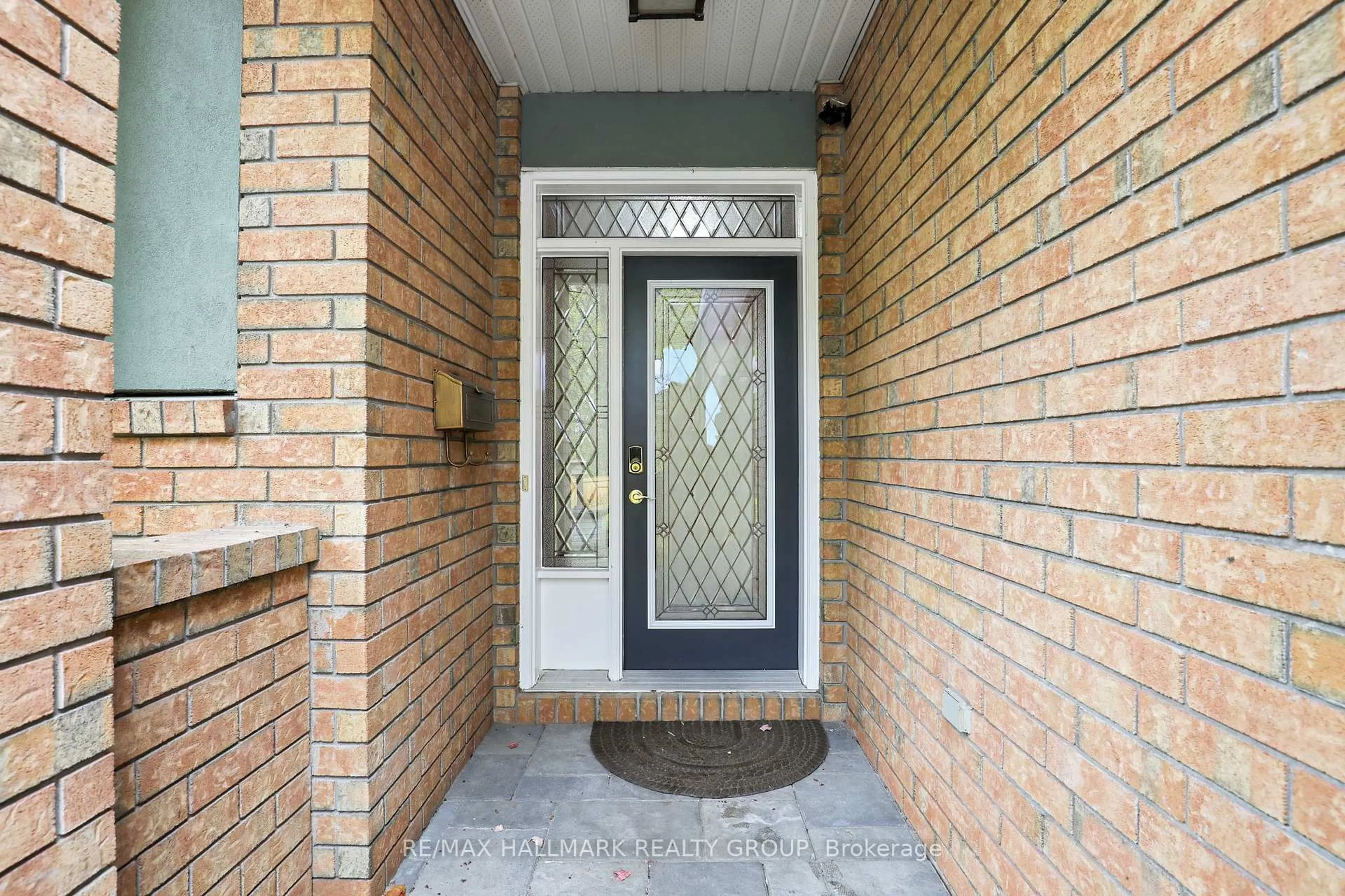 Indoor entryway for 59 Paxton Lane, Ottawa Ontario K1B 1B7