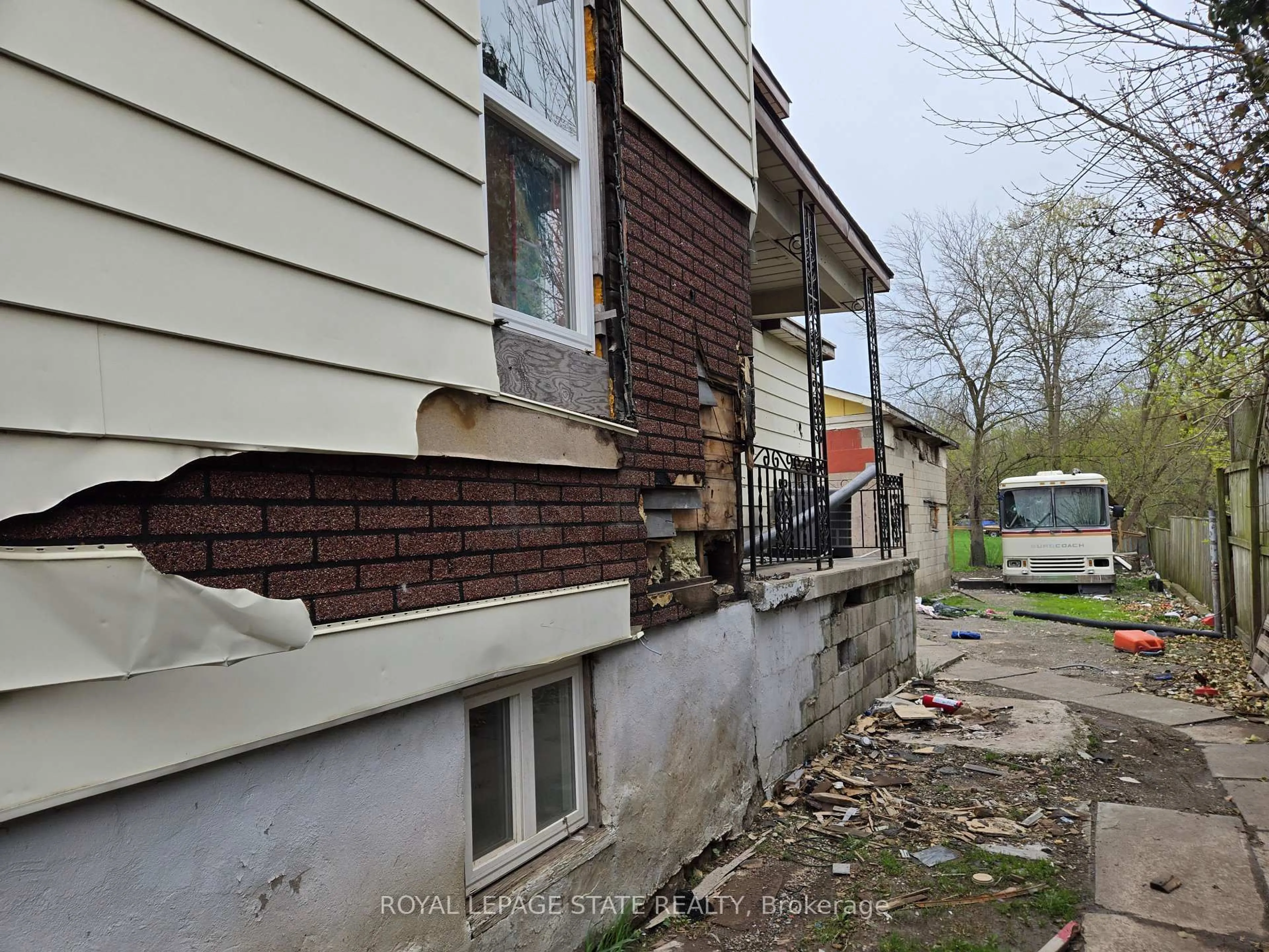 Home with brick exterior material, street for 4550 Crysler Ave, Niagara Falls Ontario L2E 3V4