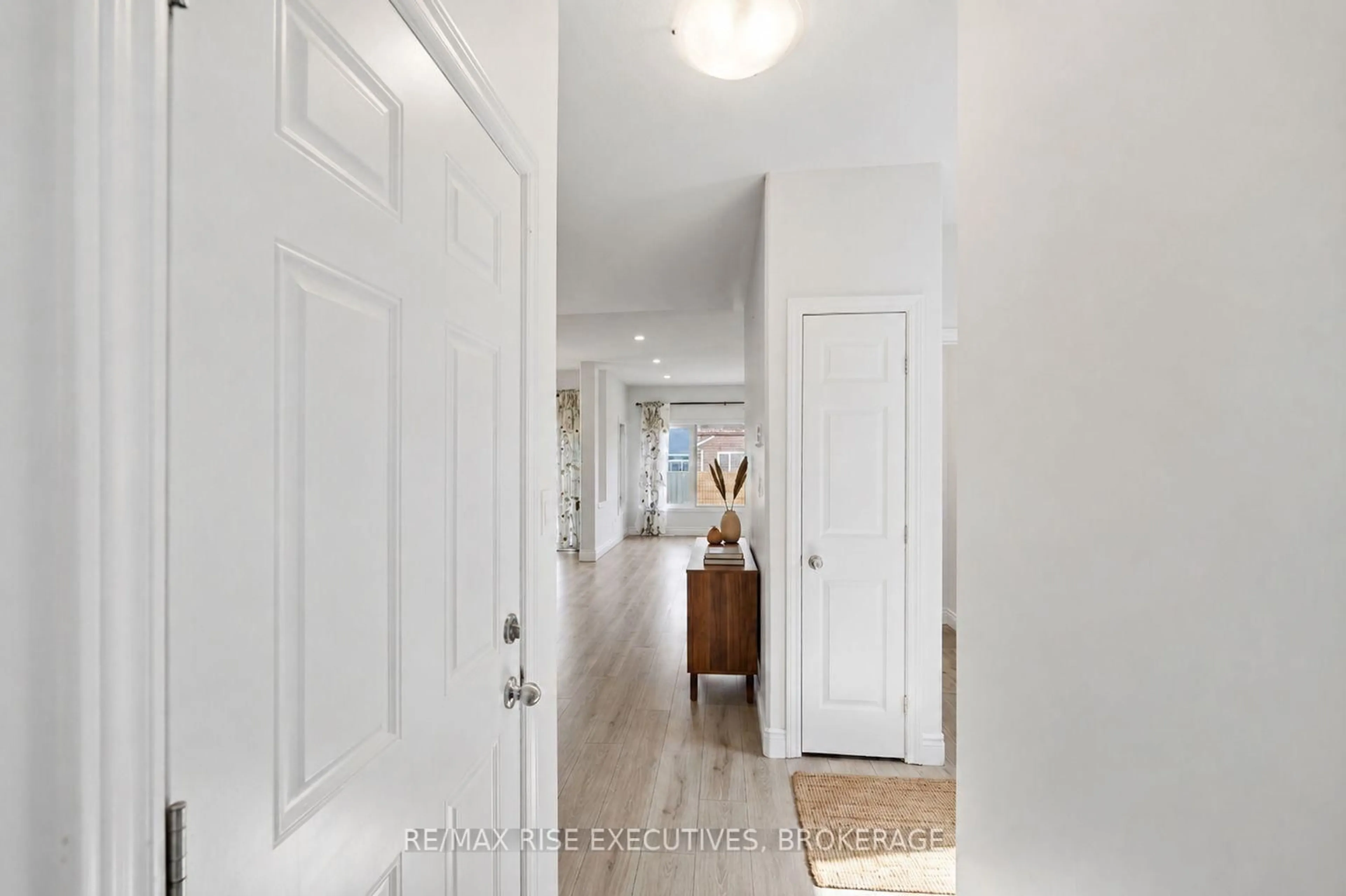 Indoor entryway for 106 Hazlett St, Loyalist Ontario K7N 0C1