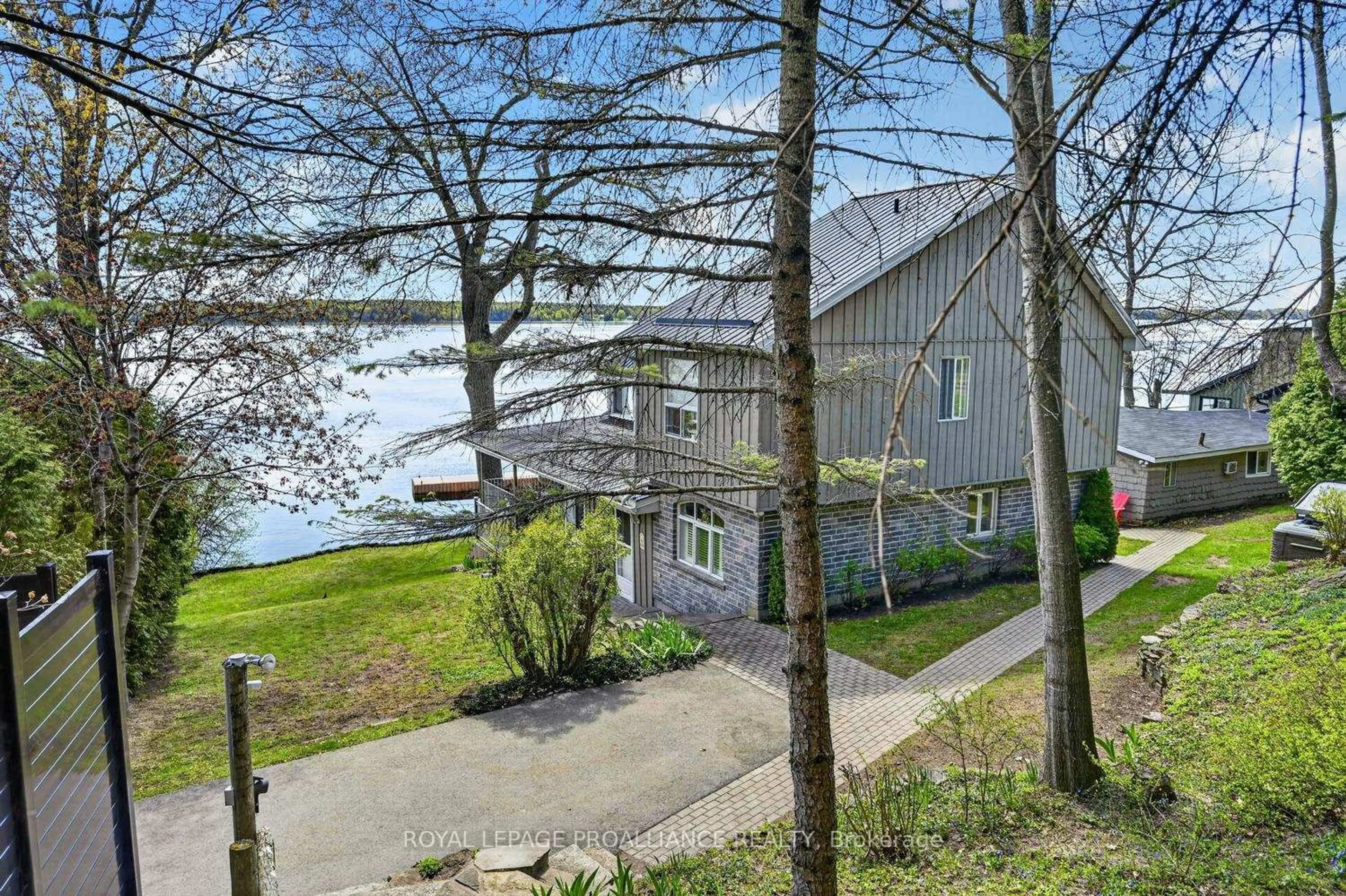 Patio, water/lake/river/ocean view for 233 Brockmere Cliff Rd, Elizabethtown-Kitley Ontario K6V 5T3