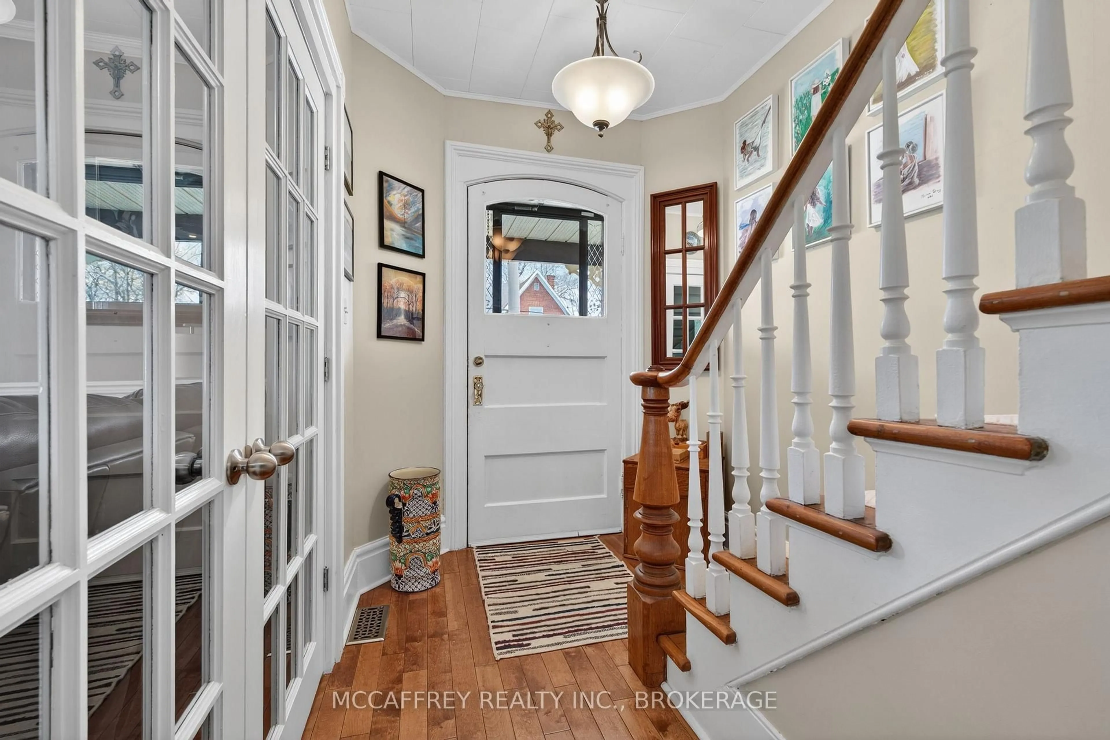 Indoor entryway for 230 Centre St, Greater Napanee Ontario K7R 1P1
