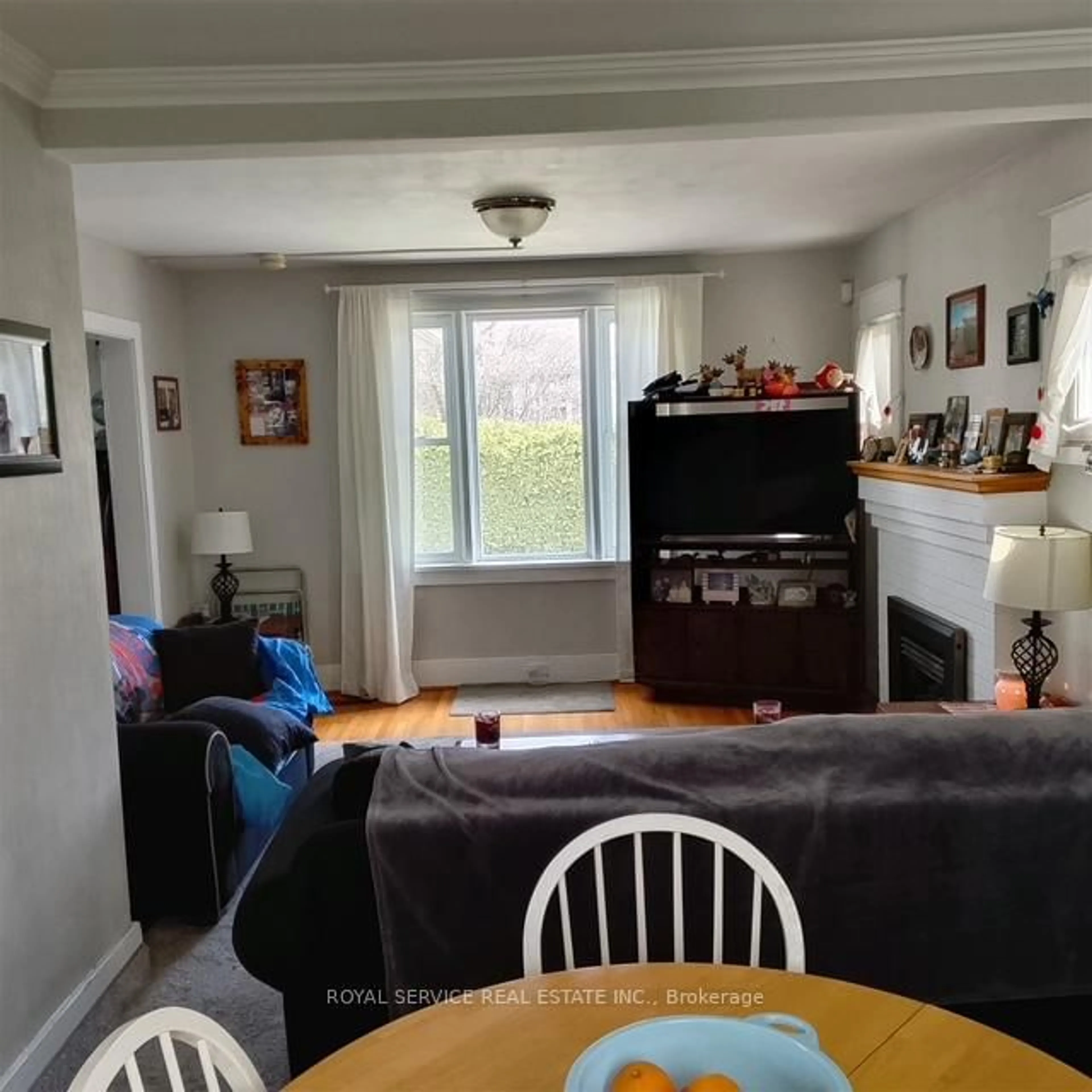A pic of a room for 42 Harcourt St, Port Hope Ontario L1A 1M4
