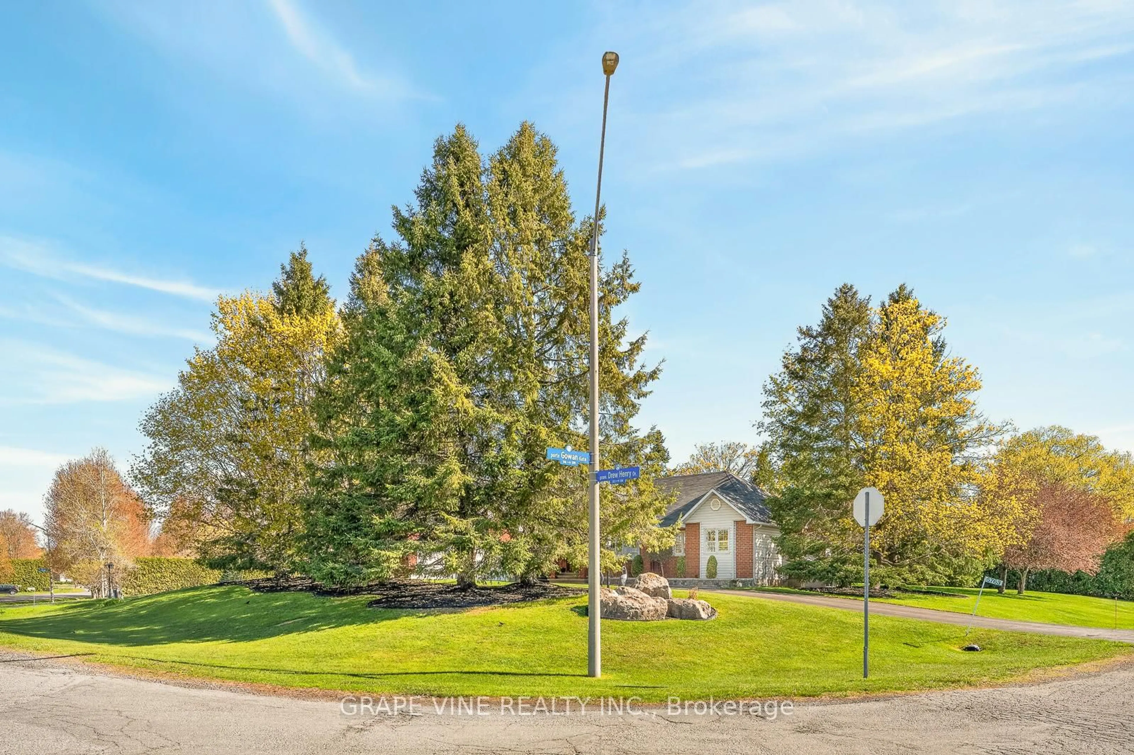 Unknown for 5763 Gowan Gate, Osgoode Ontario K0A 2W0